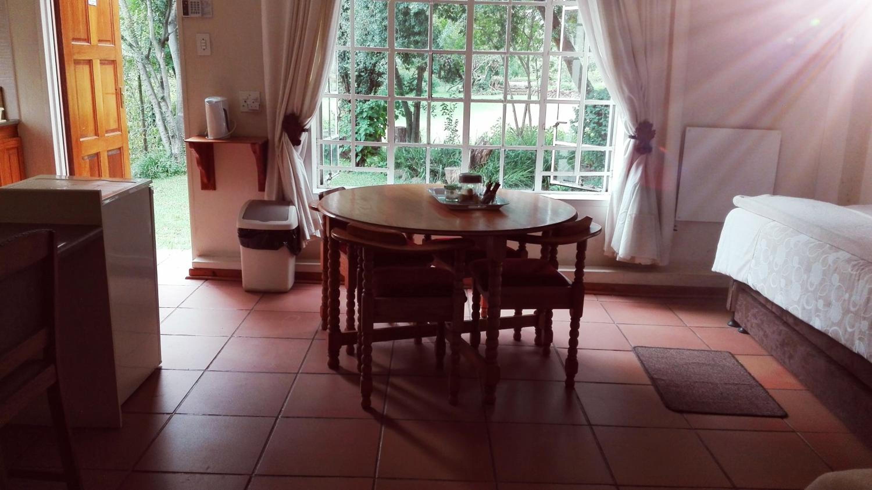 Family Room with Garden View - Photo 1