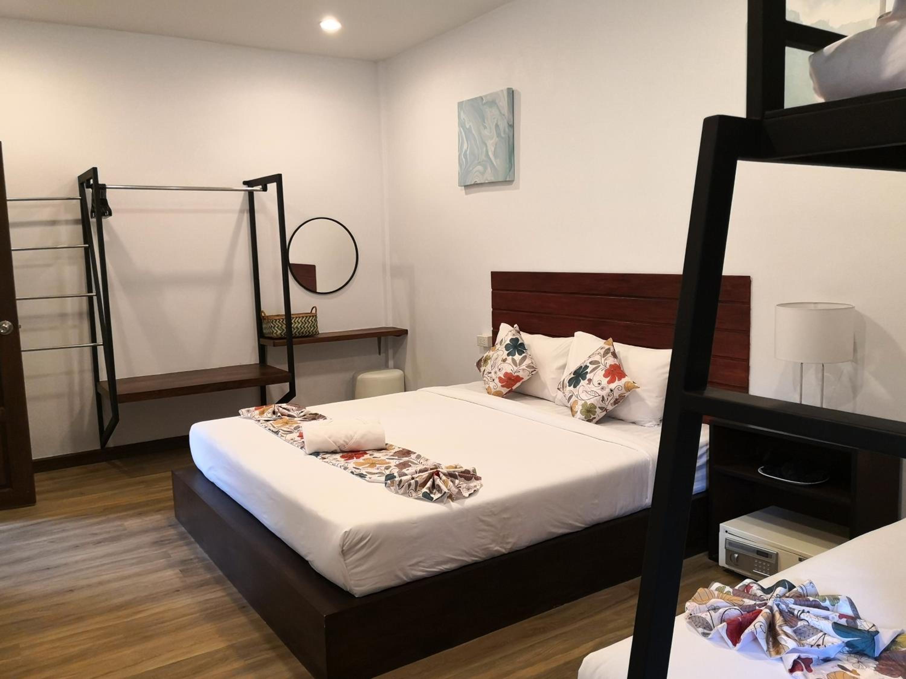 Deluxe Family Room