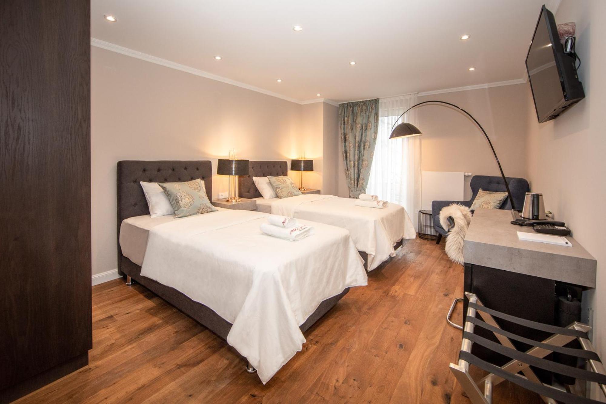 Superior Twin Room - Photo 25