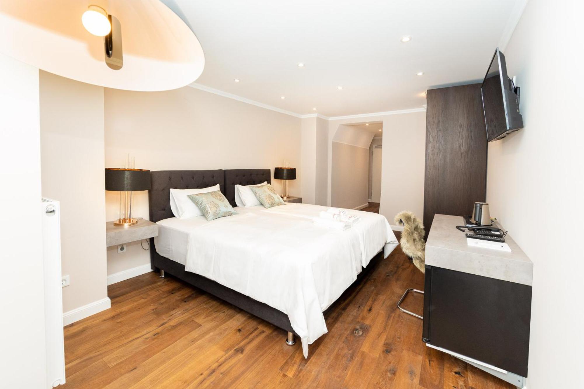 Superior Double Room - Photo 11
