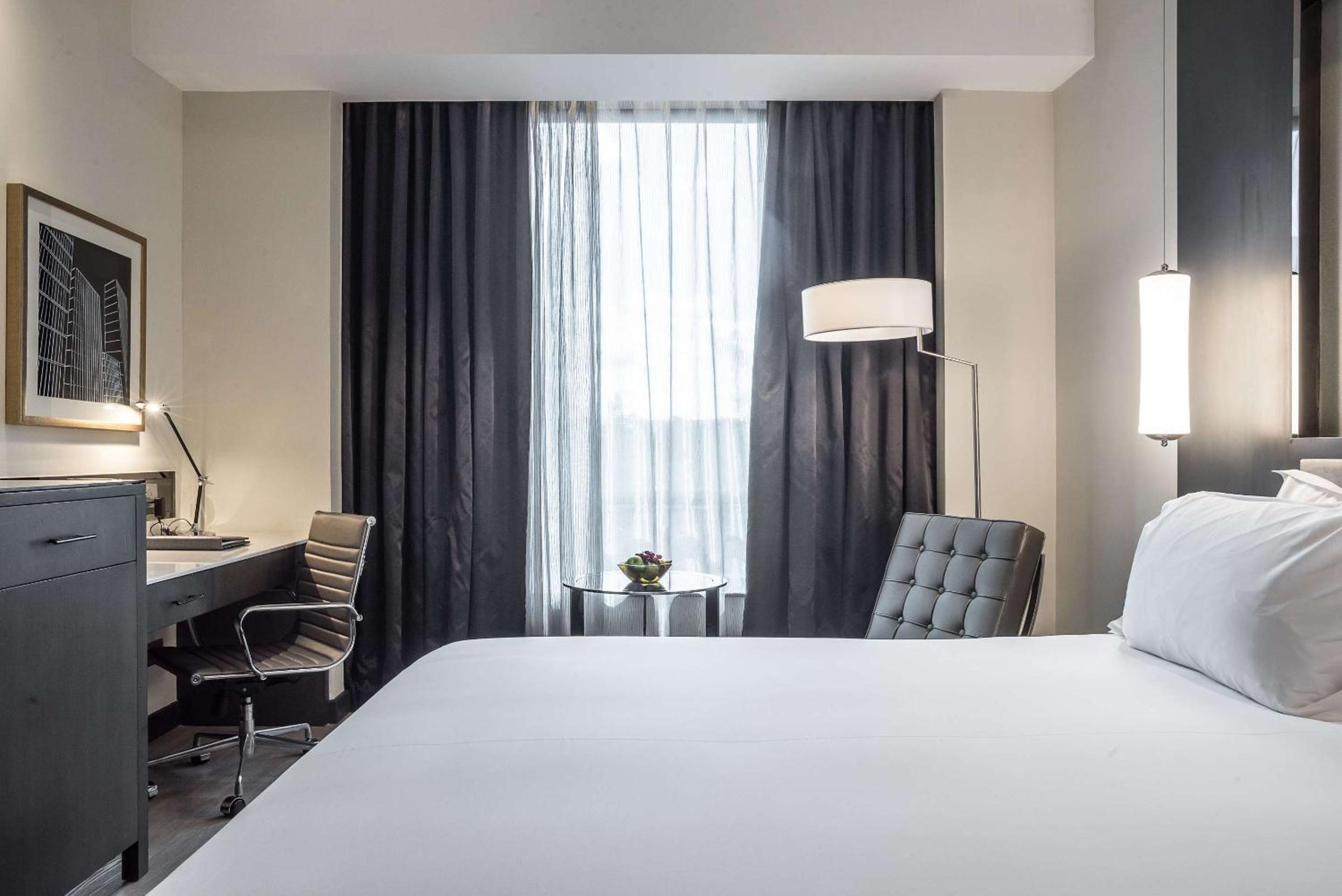 Deluxe King Room - Photo 1