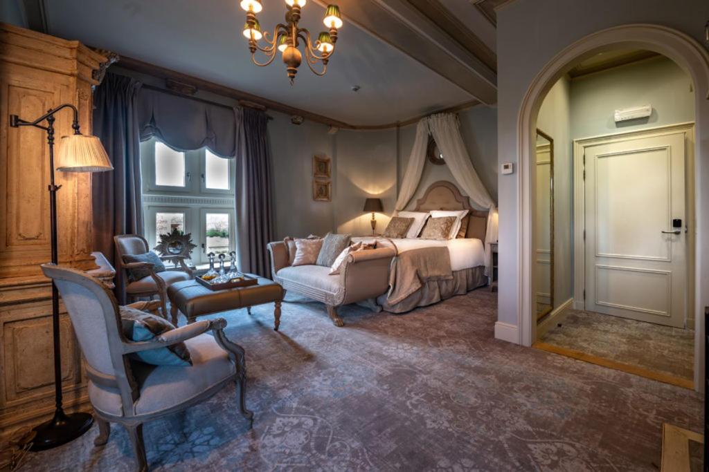 Suite - Photo 8