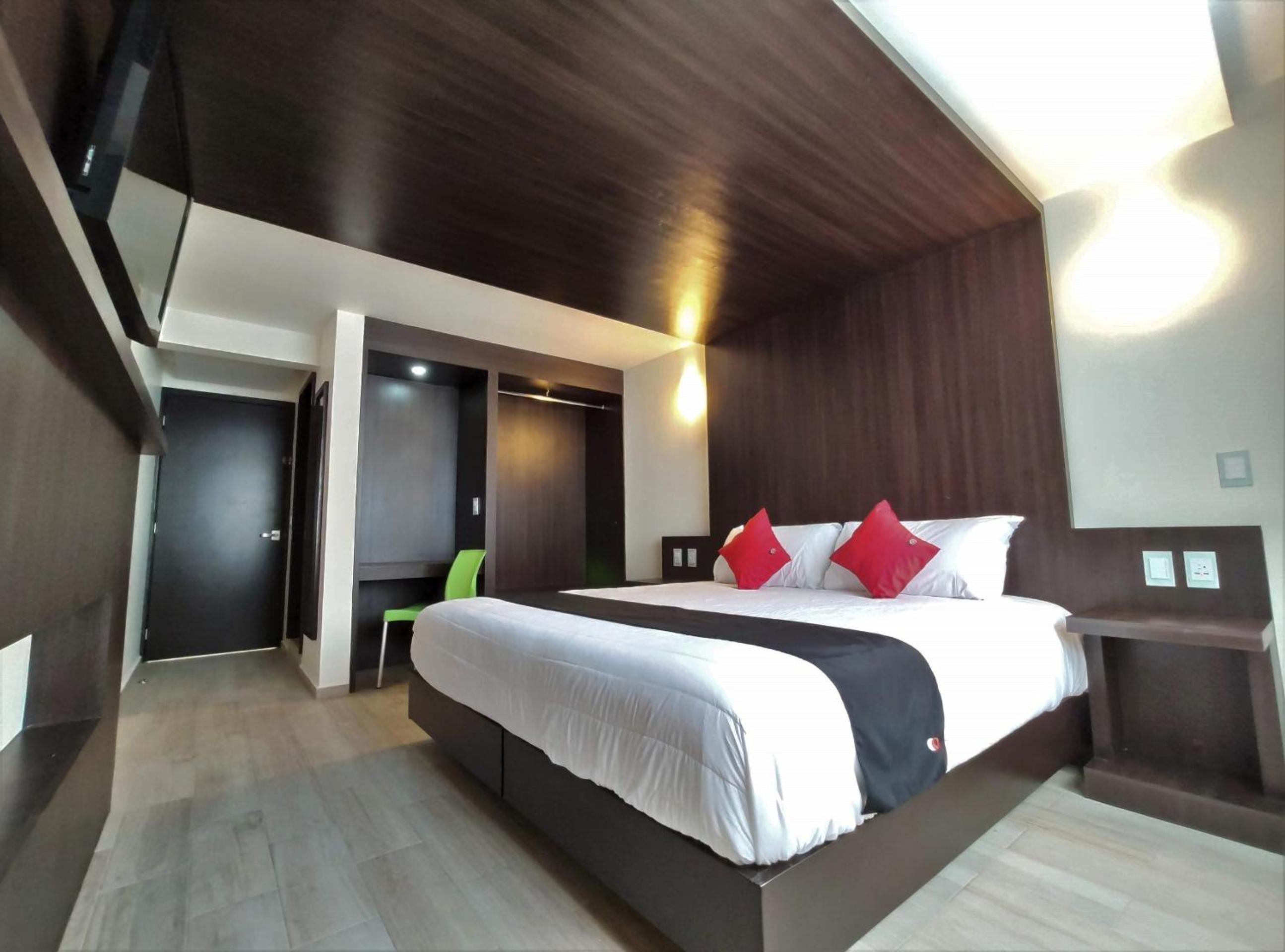 Superior King Room photo 1
