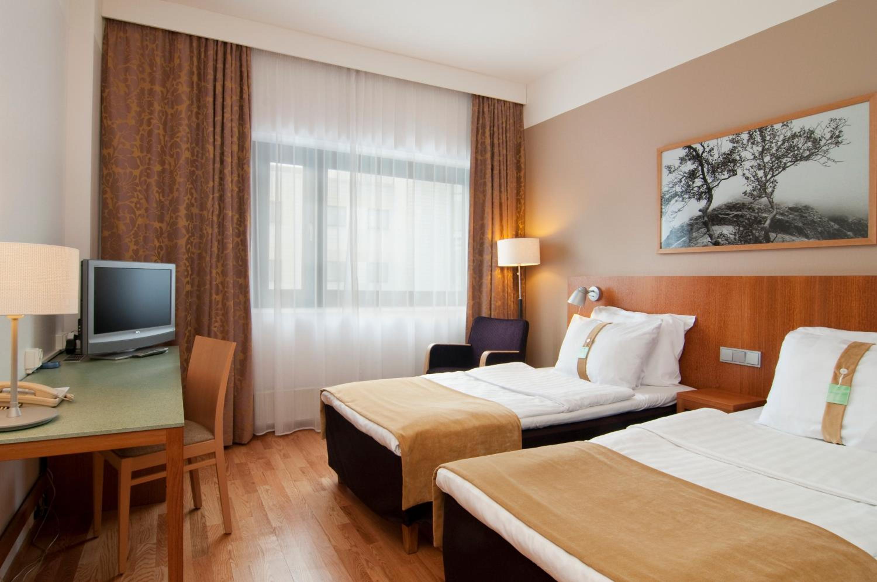 Standard Twin Room - Photo 4