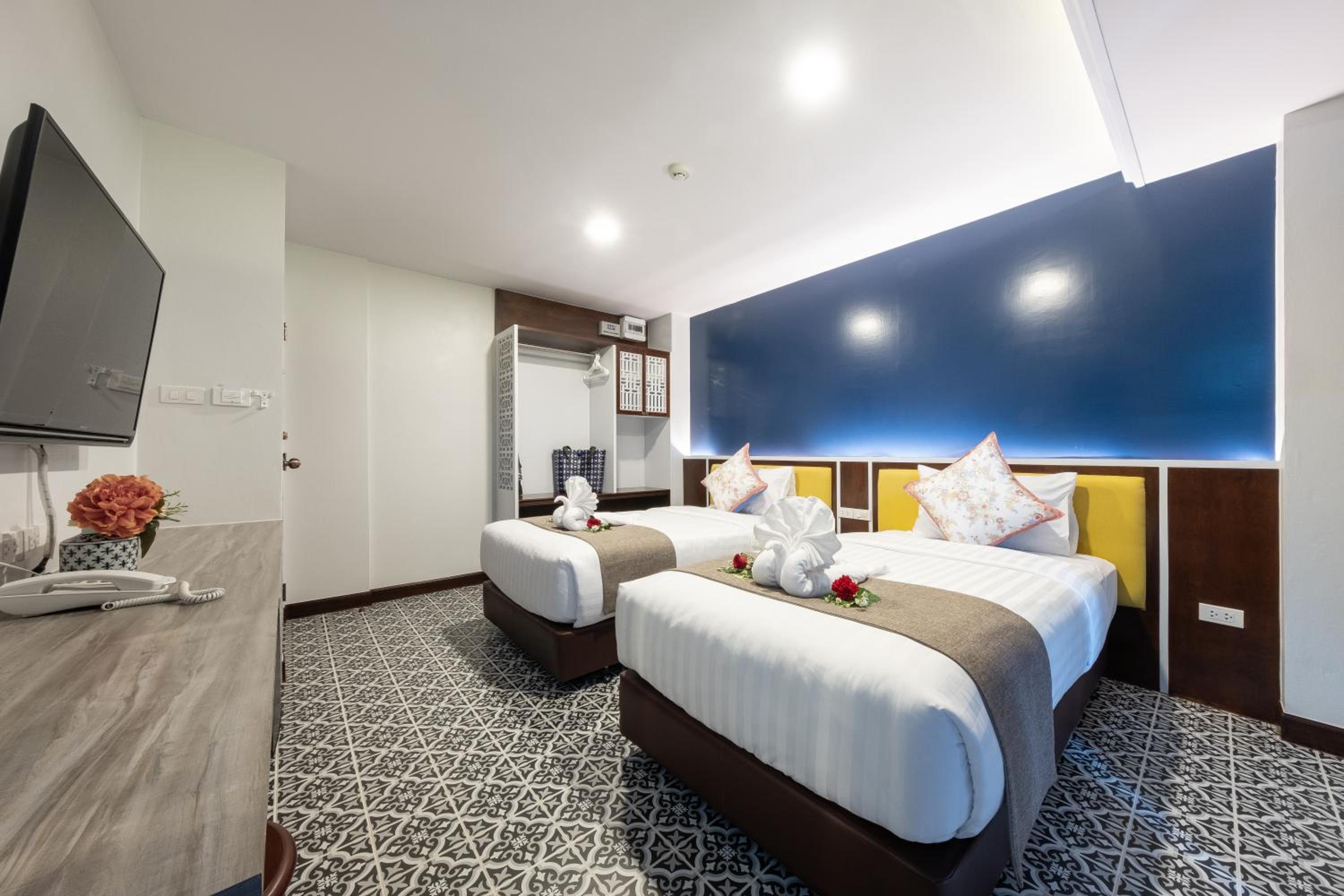 Standard Twin Room - Photo 1