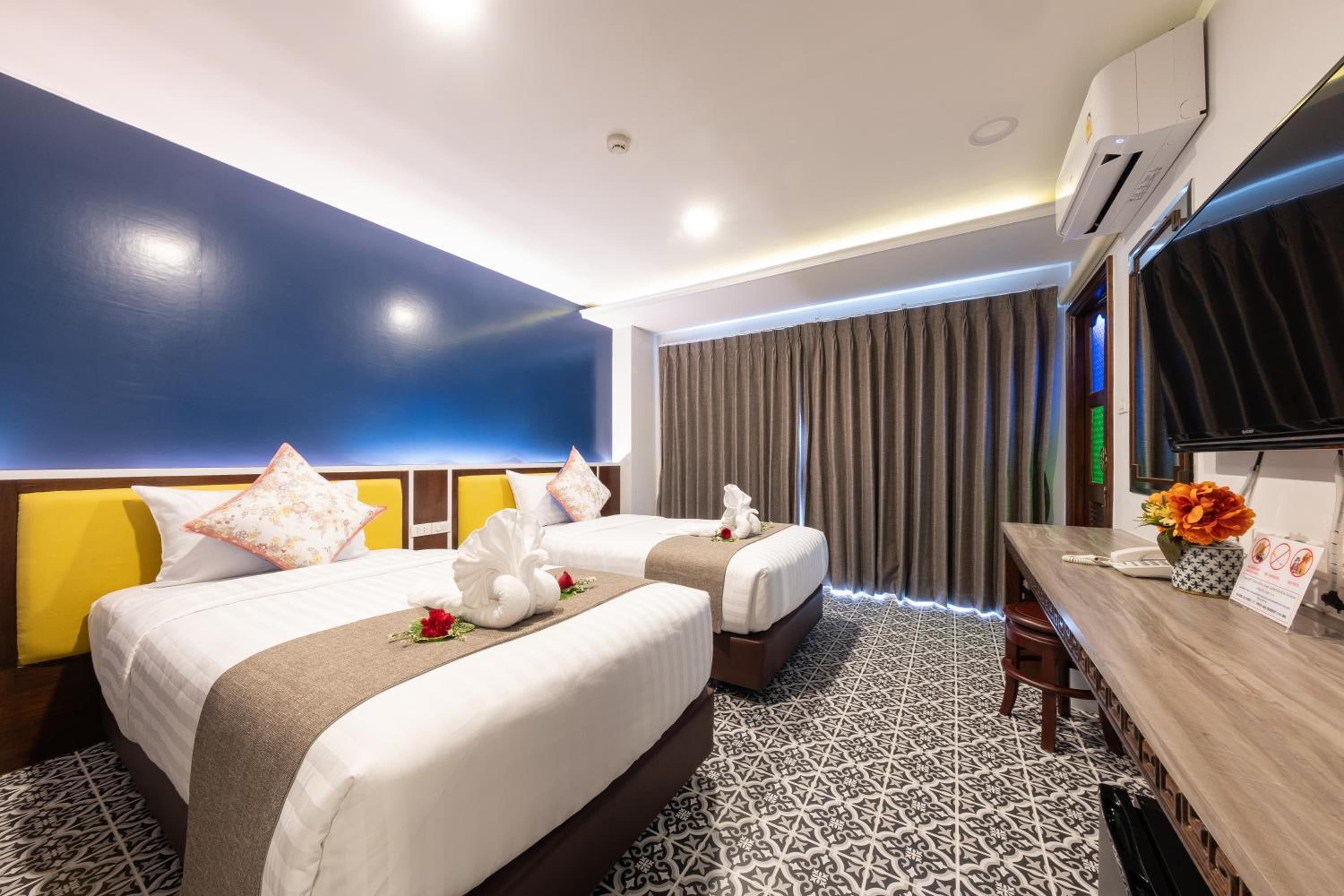 Standard Twin Room - Photo 3