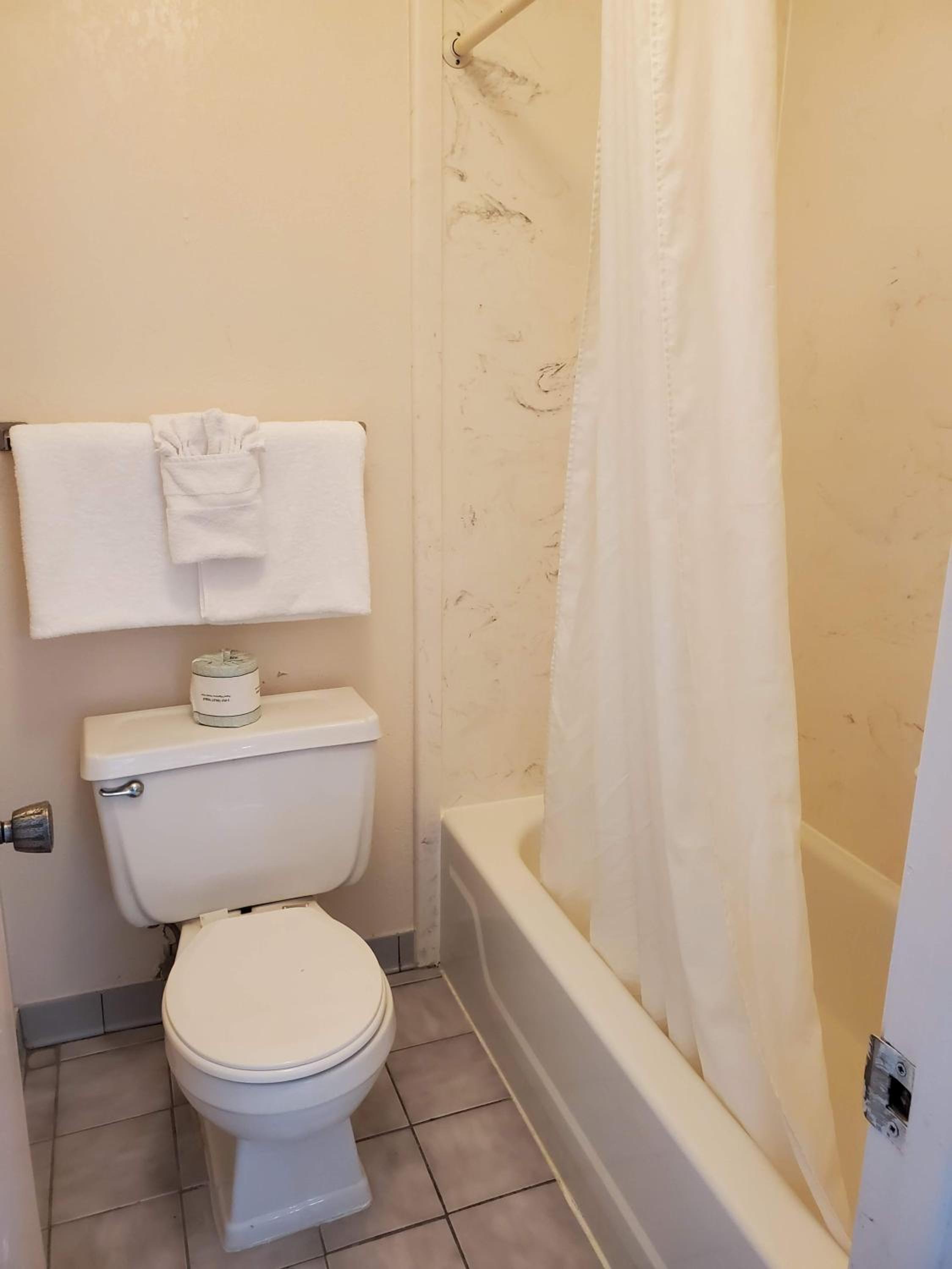 Double Room - Disability Access - Photo 4
