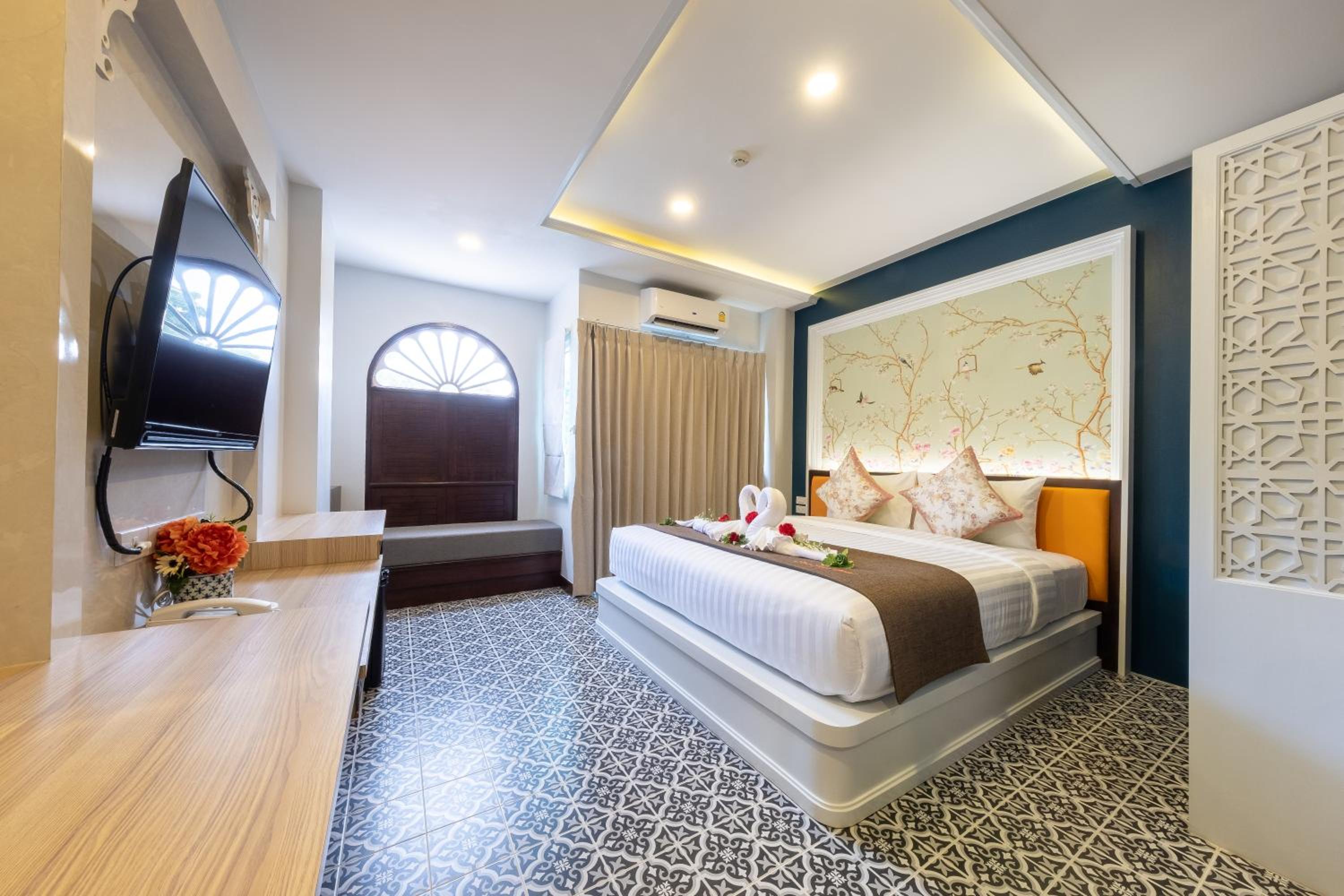 Deluxe Double or Twin Room - Photo 5