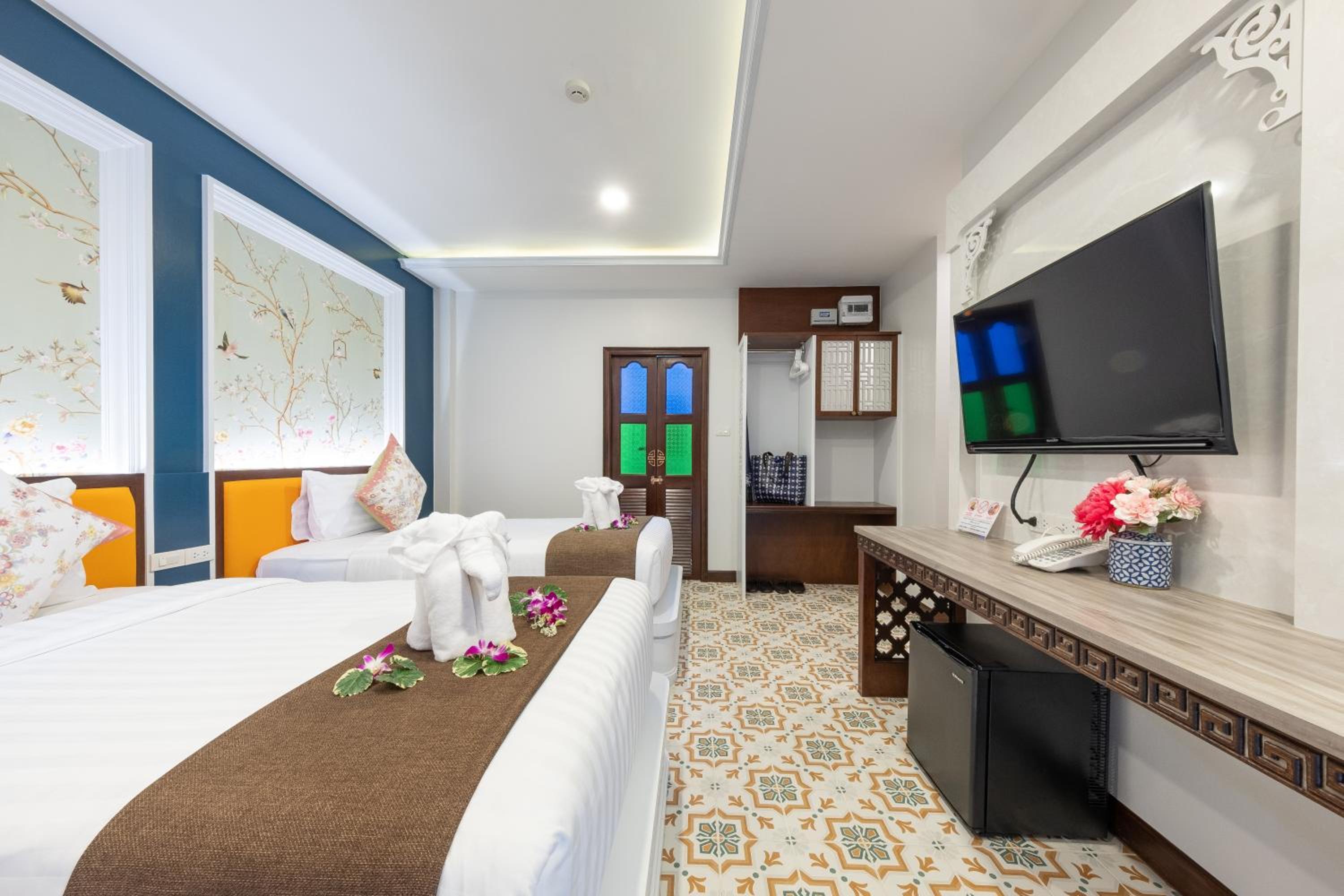 Deluxe Double or Twin Room - Photo 2