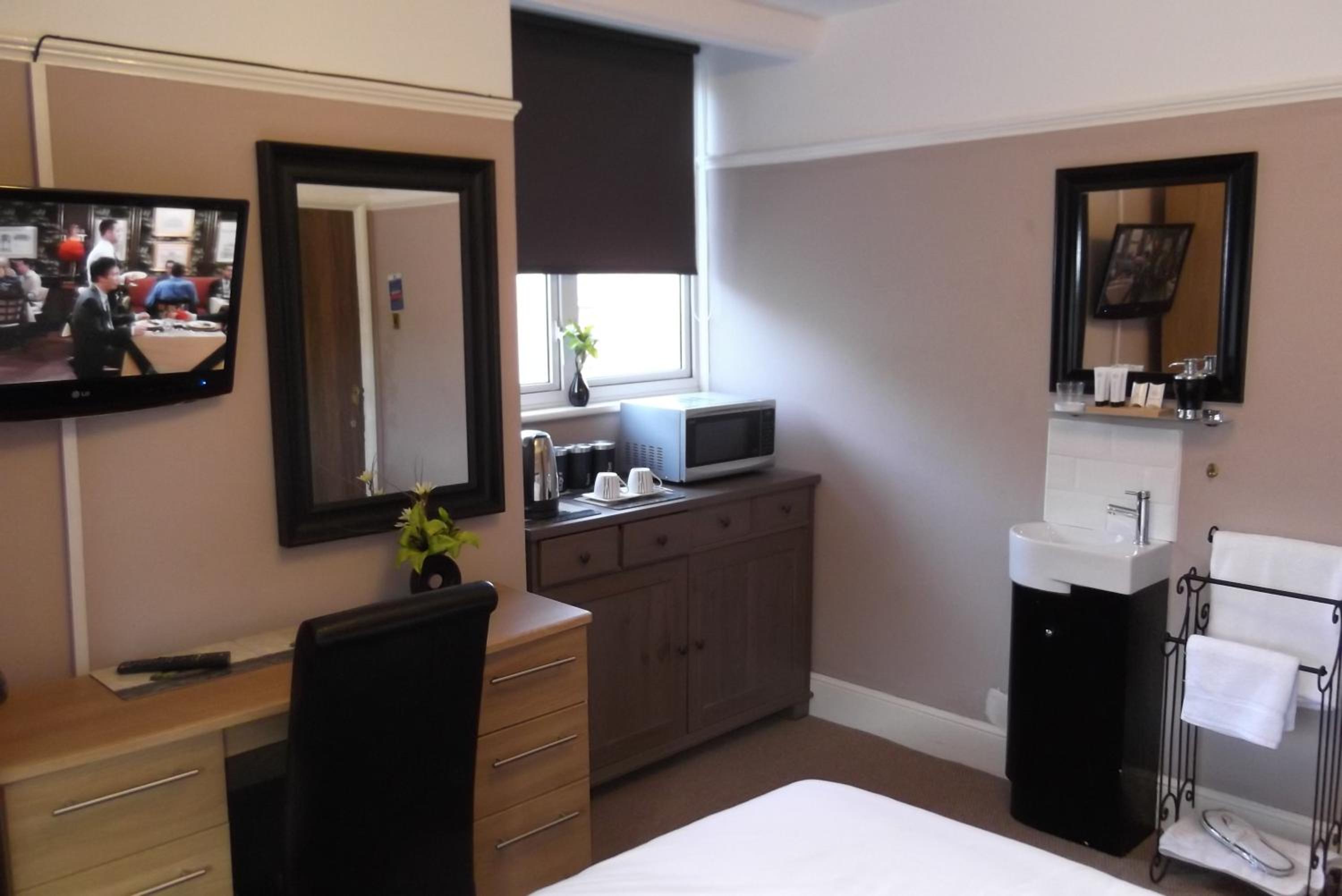 Double Room with Shared Bathroom