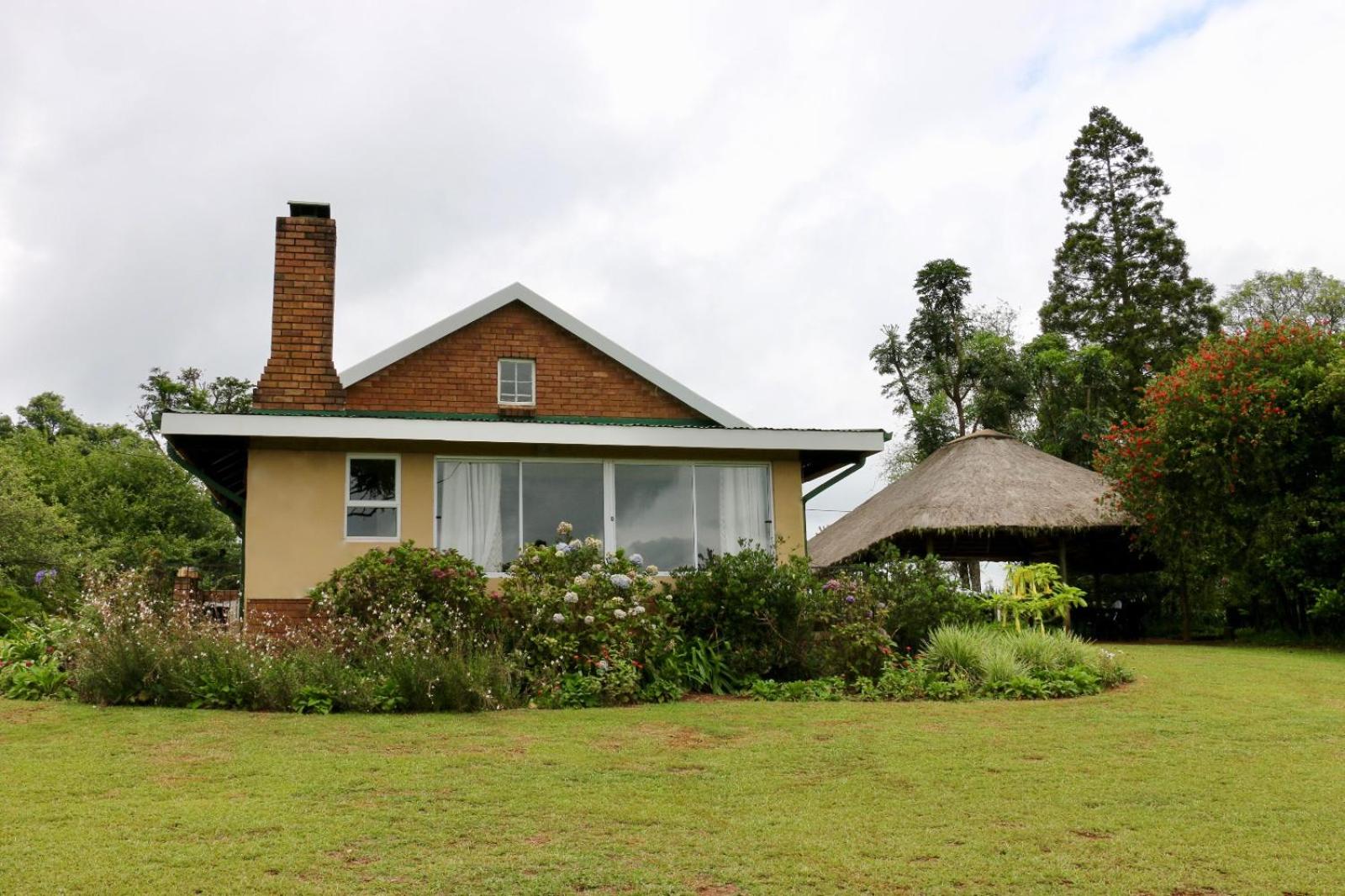 Two-Bedroom House - Photo 2