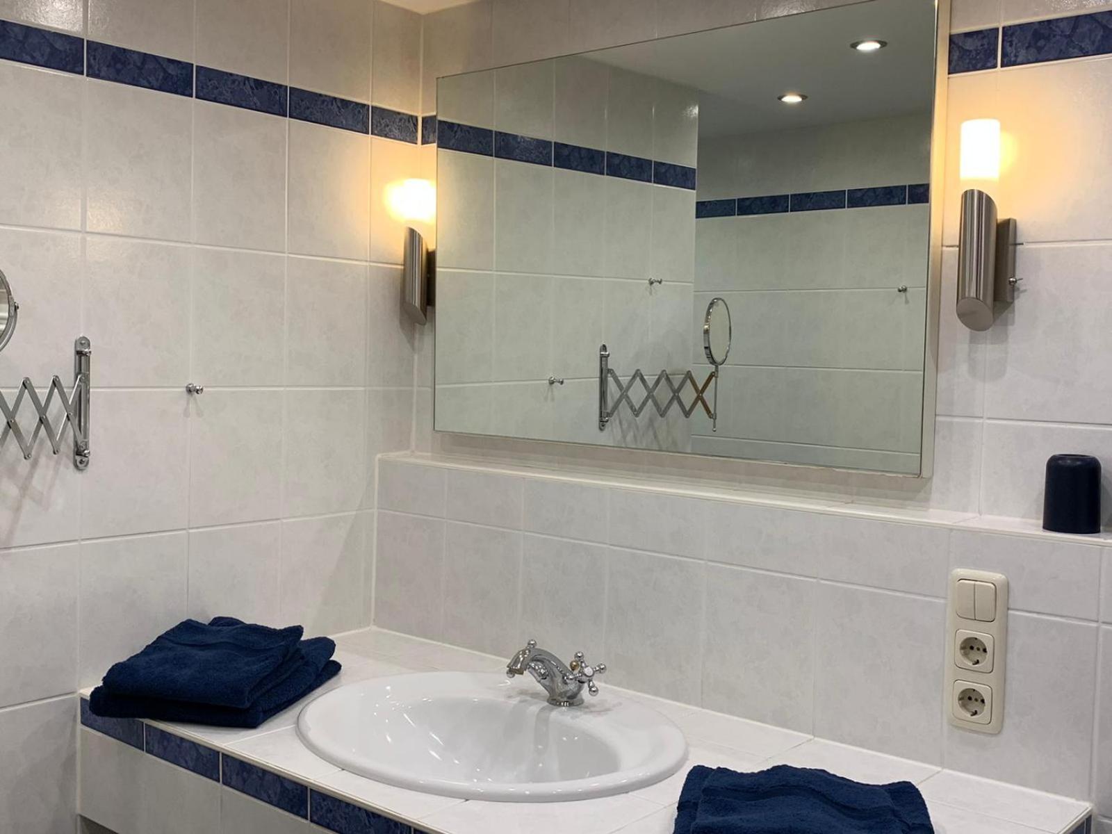 One-Bedroom Apartment (3 Adults) photo 1