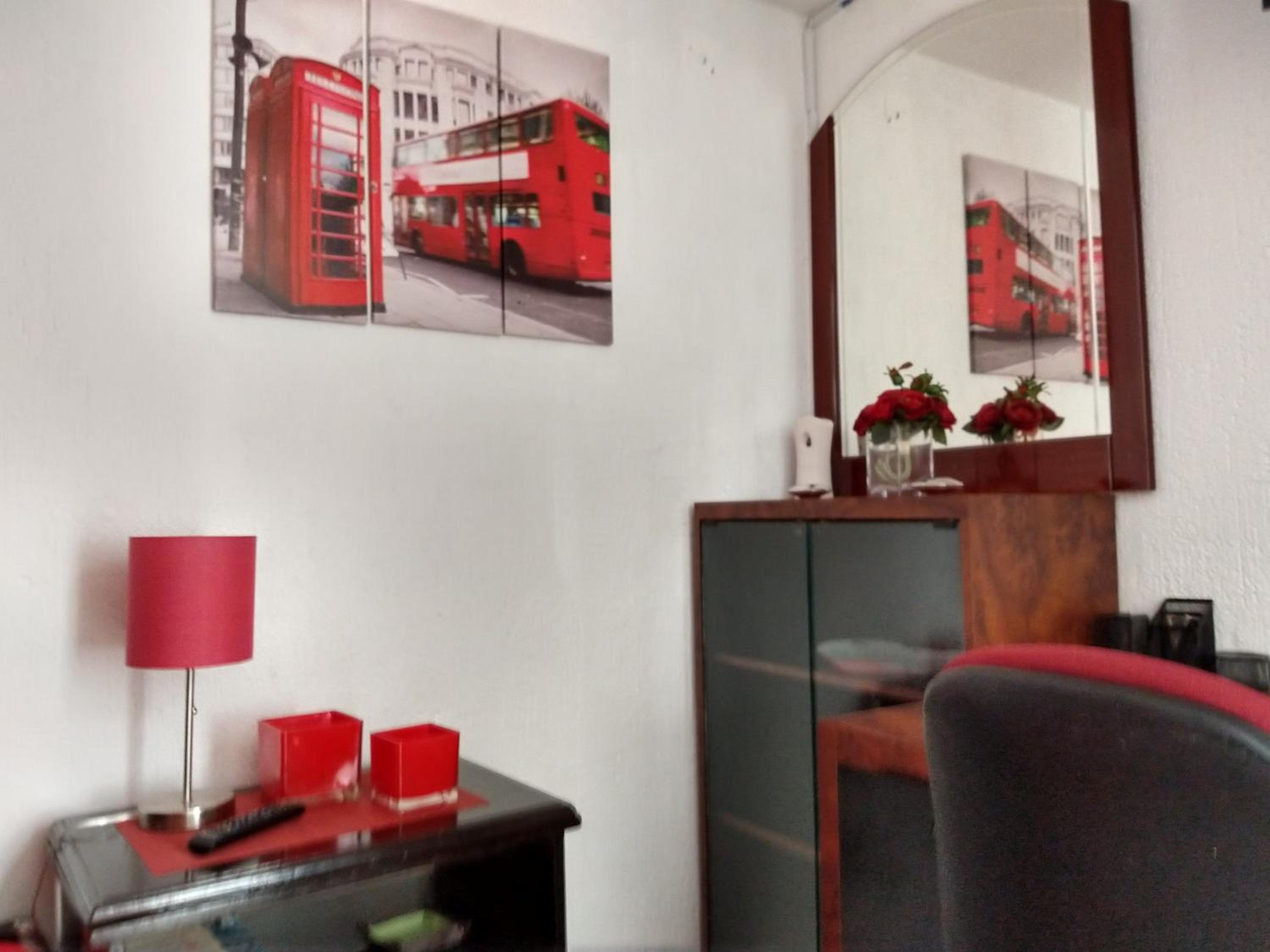 Double Room with Private Bathroom - Photo 9