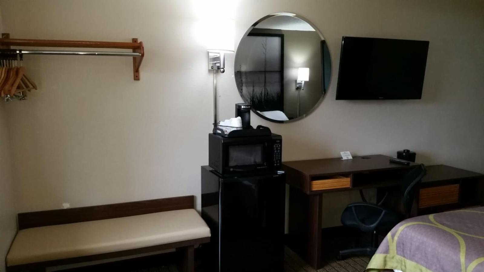Deluxe Double Room with Two Double Beds - Non-Smoking - Photo 1