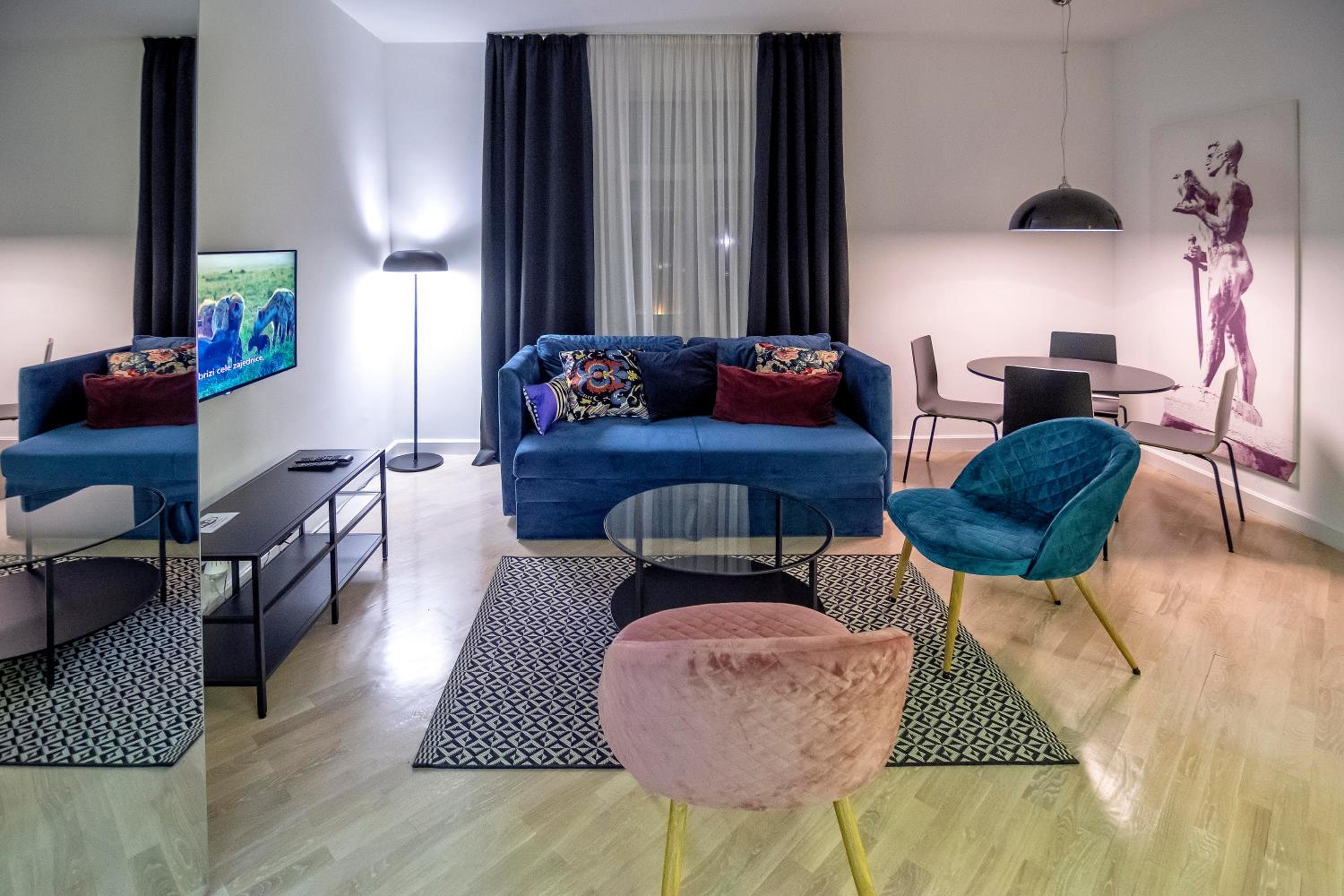 Deluxe Apartment