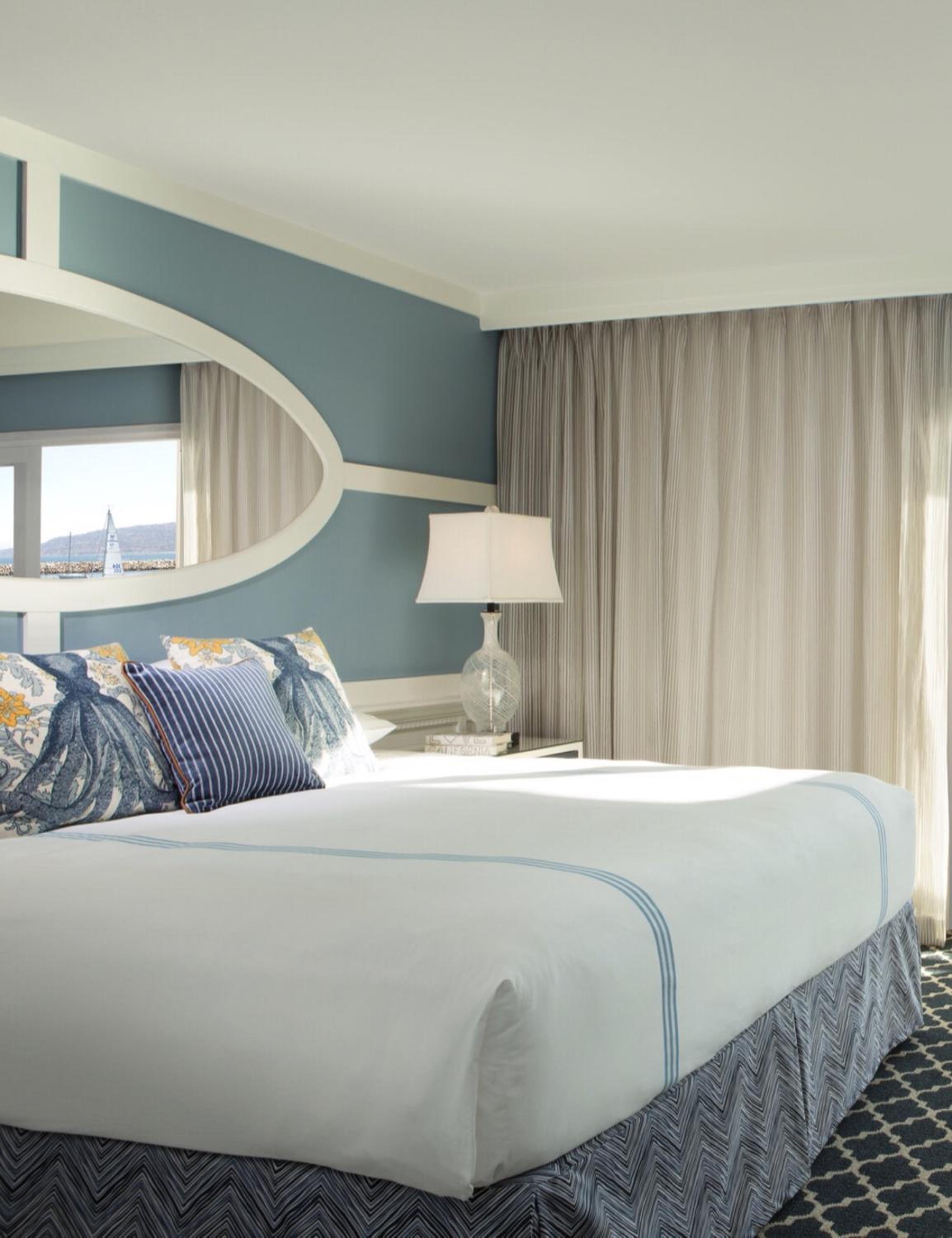 King Room with Ocean View and Spa Bath