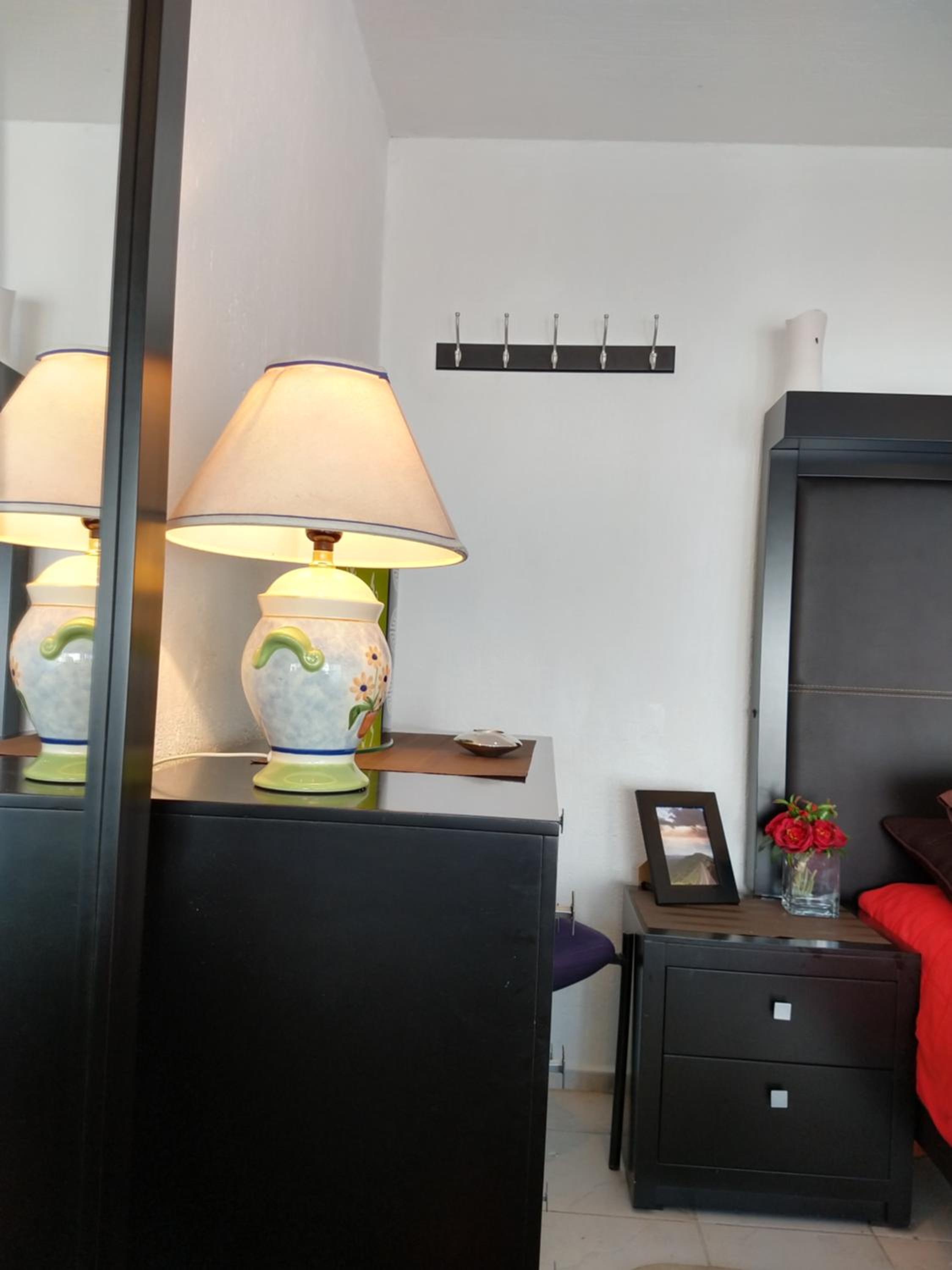 Deluxe Queen Room with Two Queen Beds - Photo 10