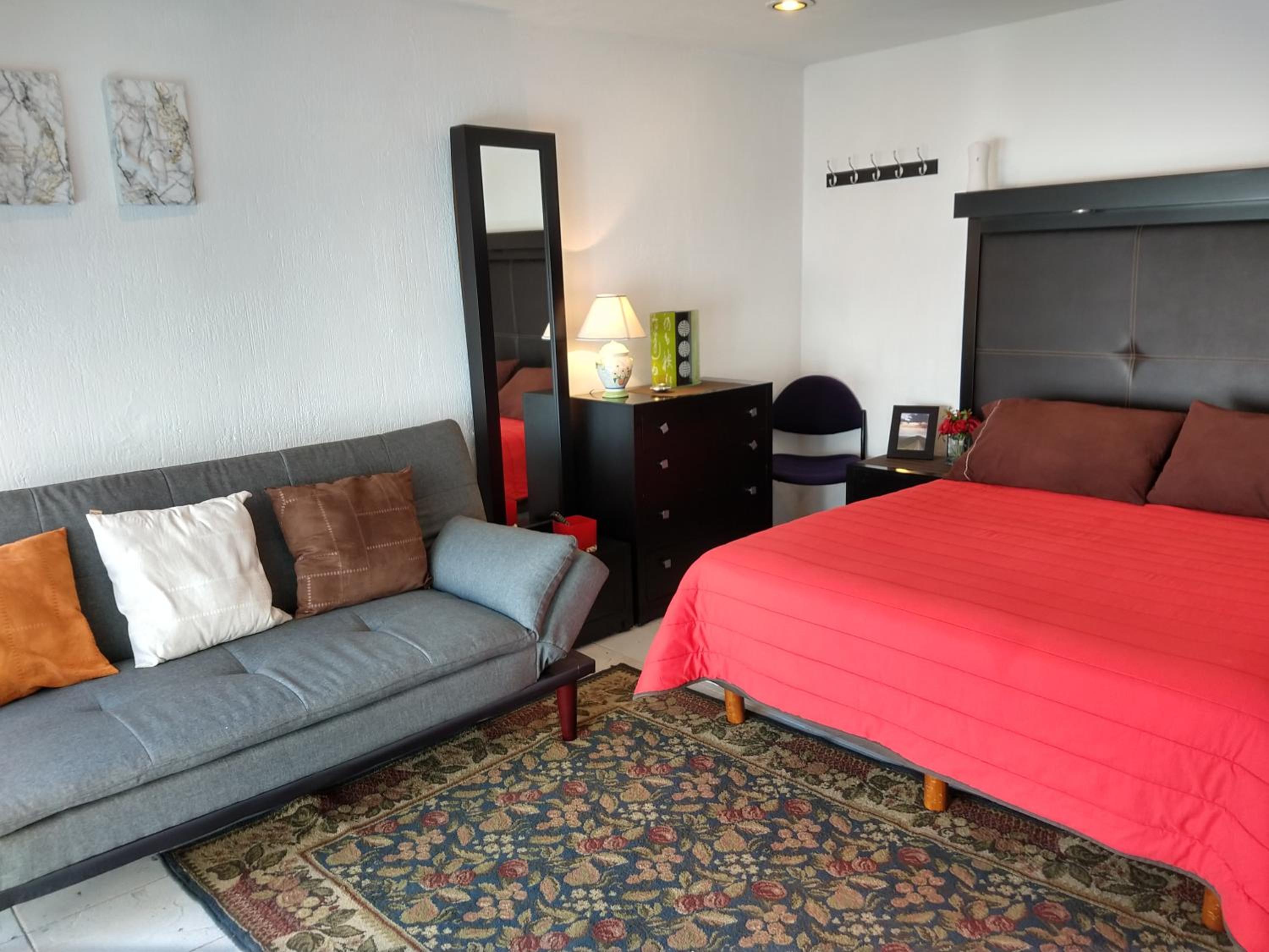 Deluxe Queen Room with Two Queen Beds - Photo 7