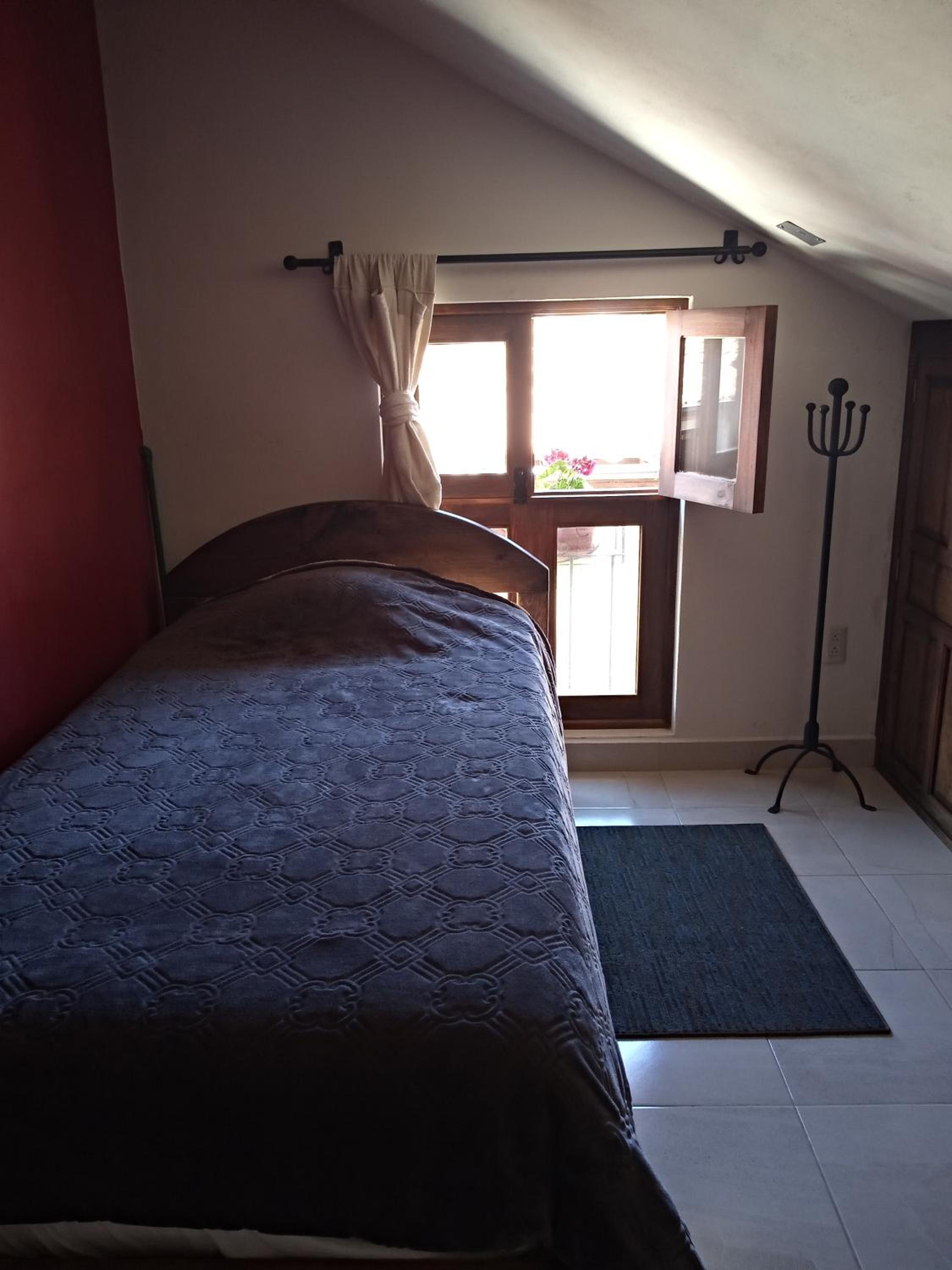 Single Room with Shared Bathroom photo 1