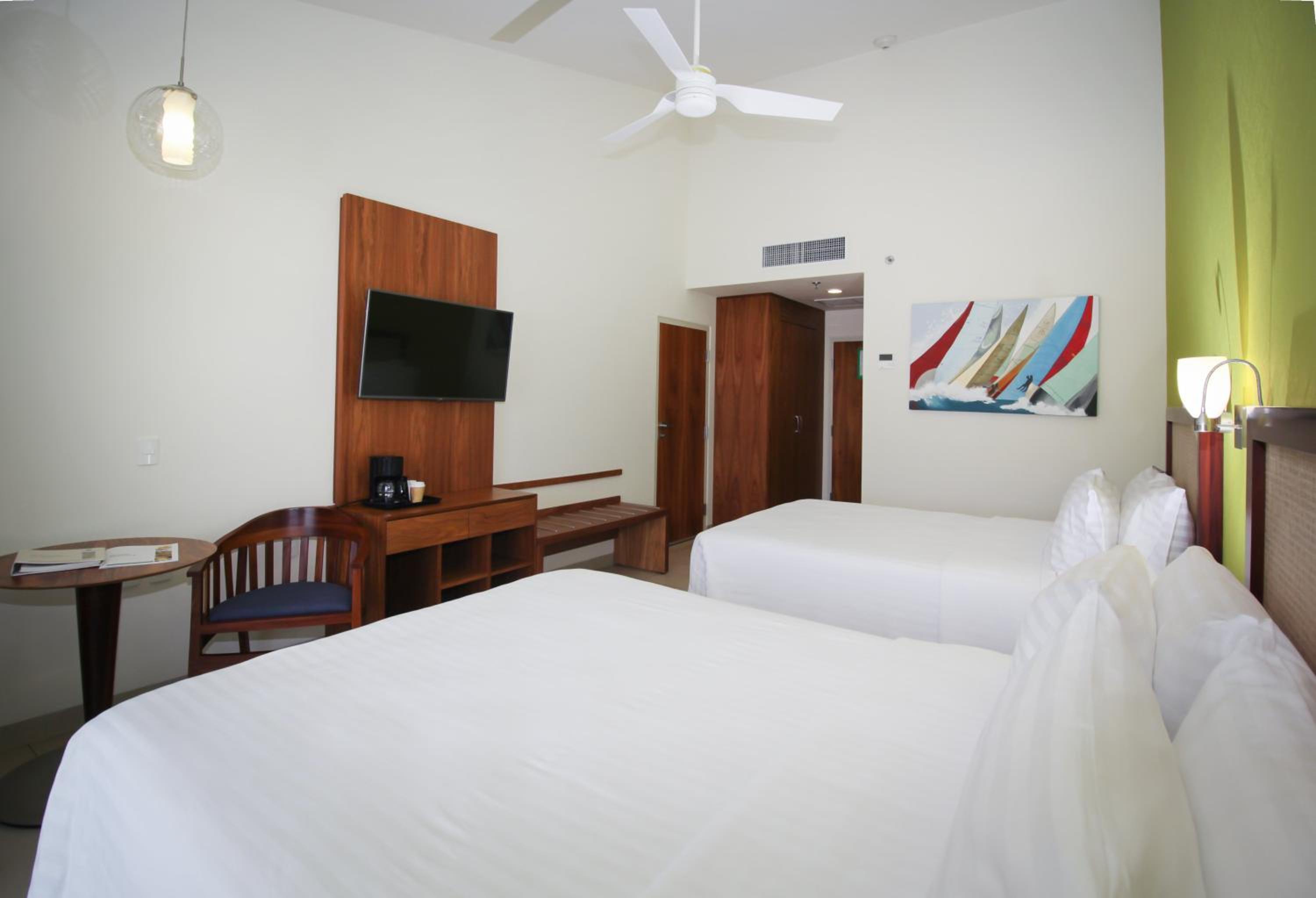 Standard Room with Two Queen Beds photo 1