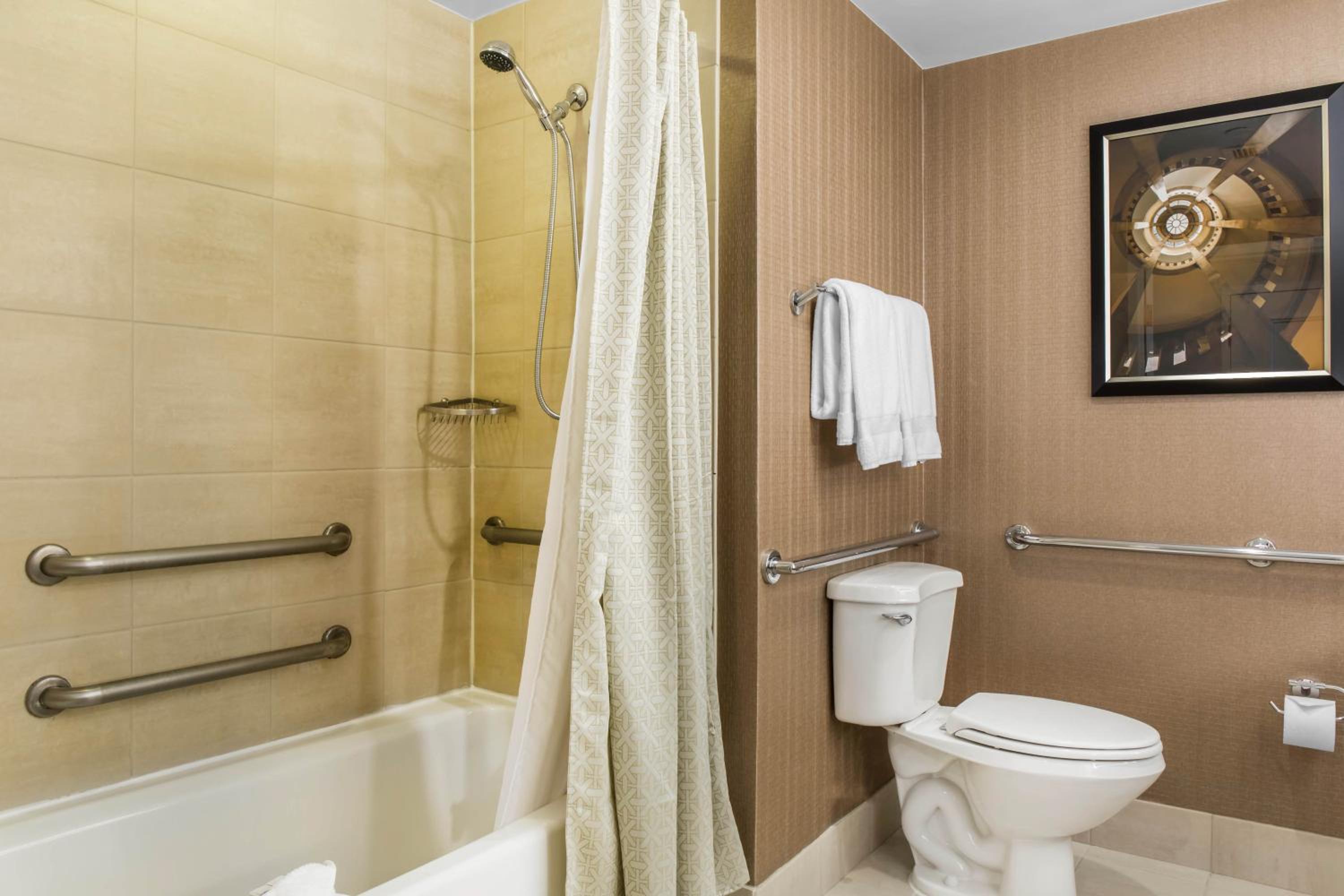ADA - Premier Room - 2 Double Beds