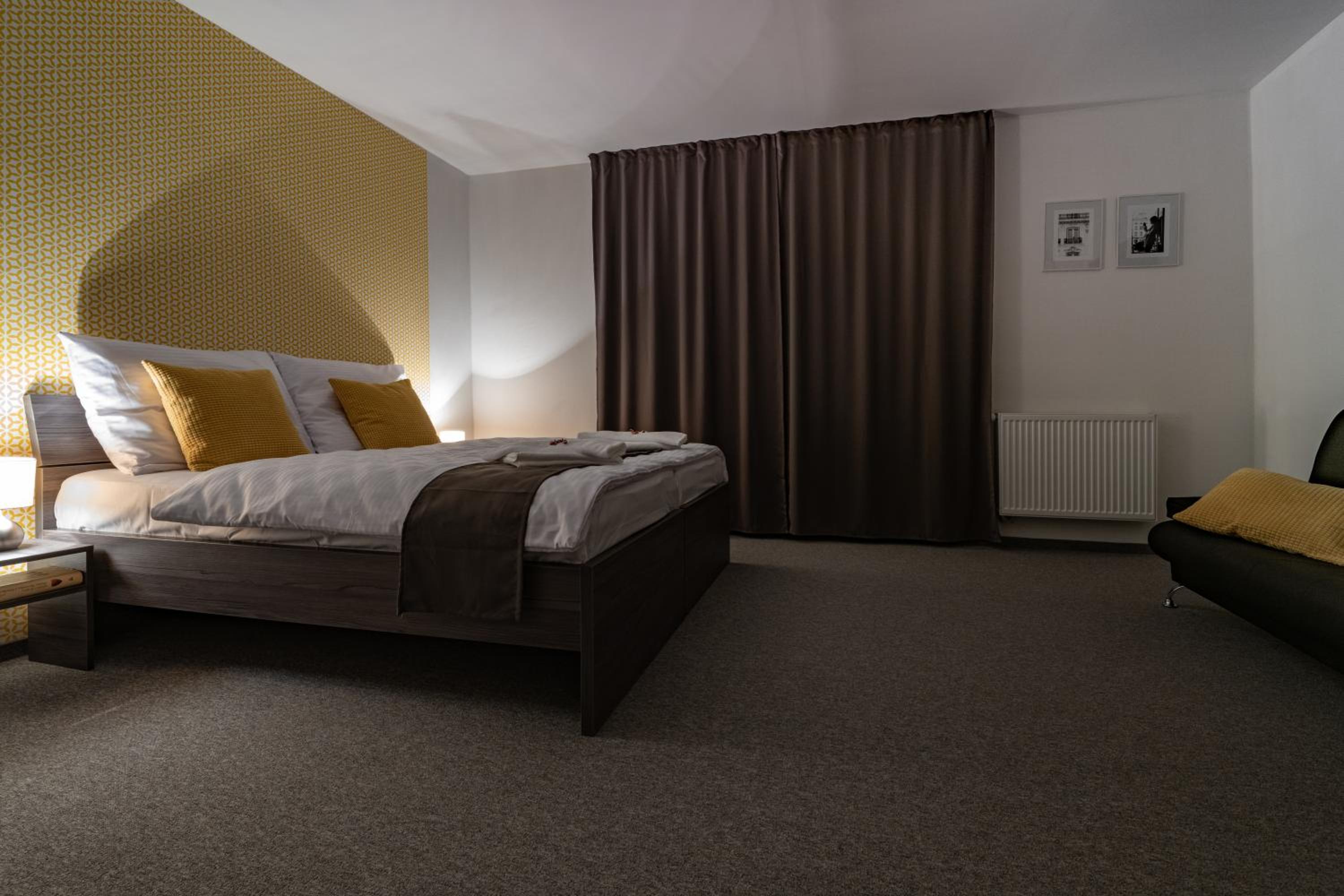 Deluxe Double or Twin Room with Balcony - Photo 4