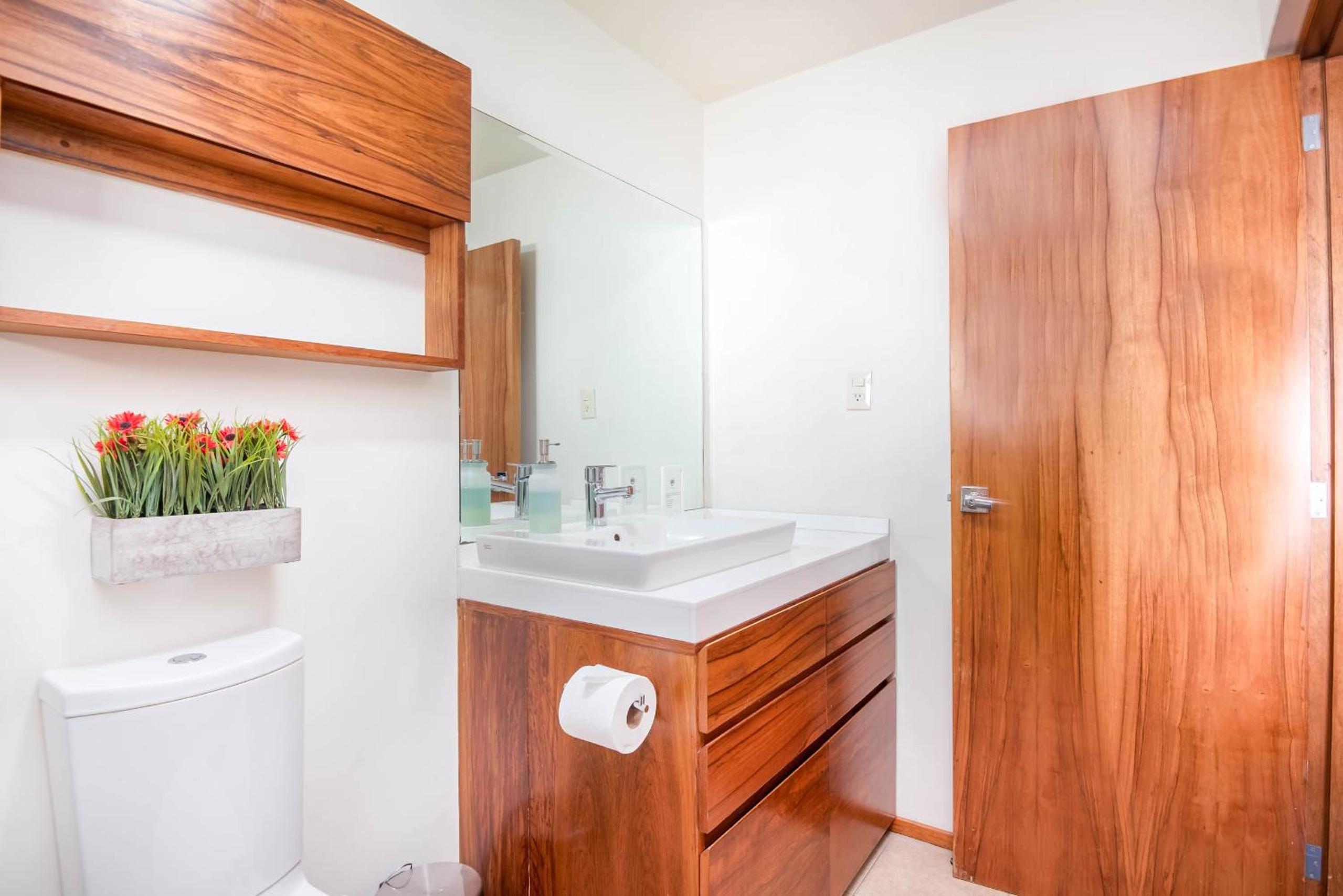 Deluxe Double Room with Shower - Photo 14
