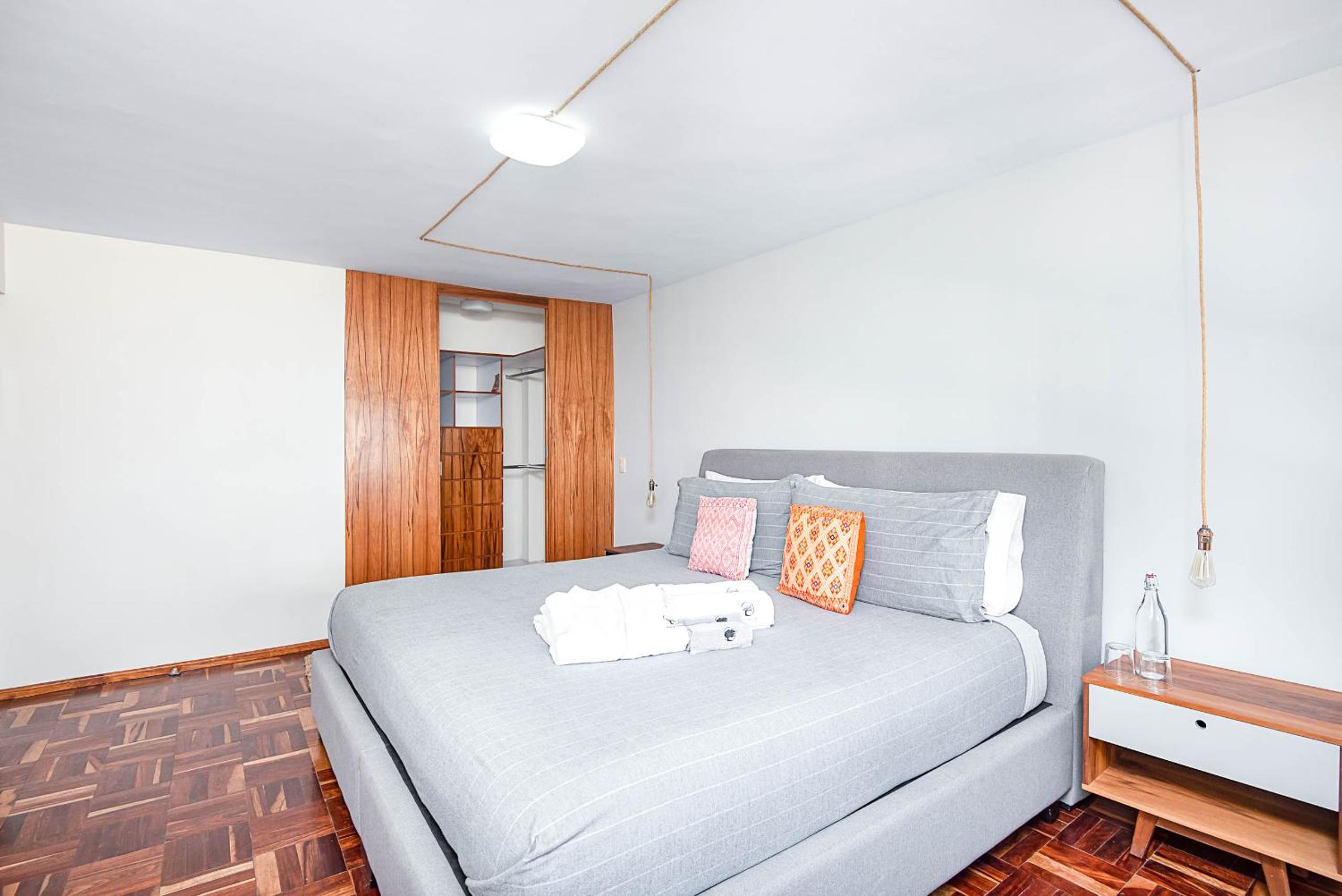 Deluxe Double Room with Shower - Photo 3
