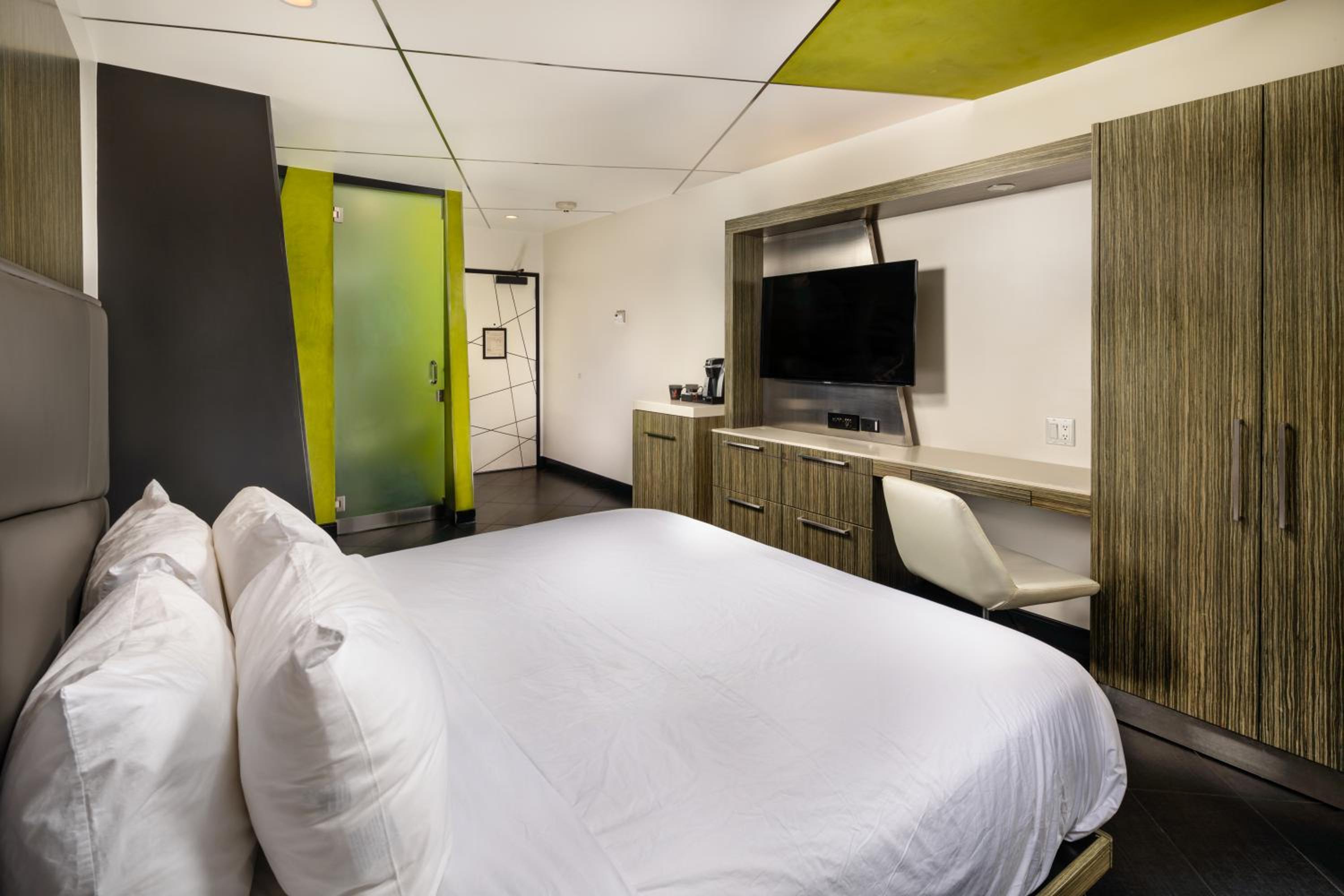 Queen Suite
