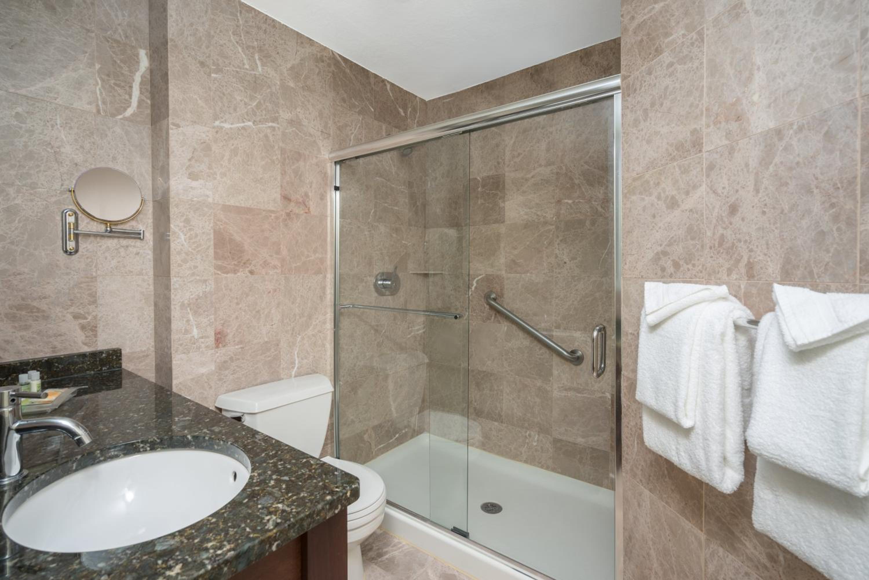 Standard King Room - Photo 2