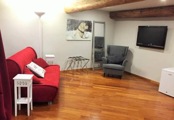 Quadruple Room with Private Bathroom
