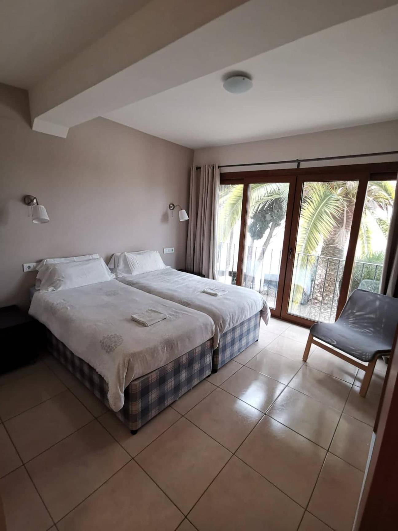 Twin Room - Disability Access photo 2