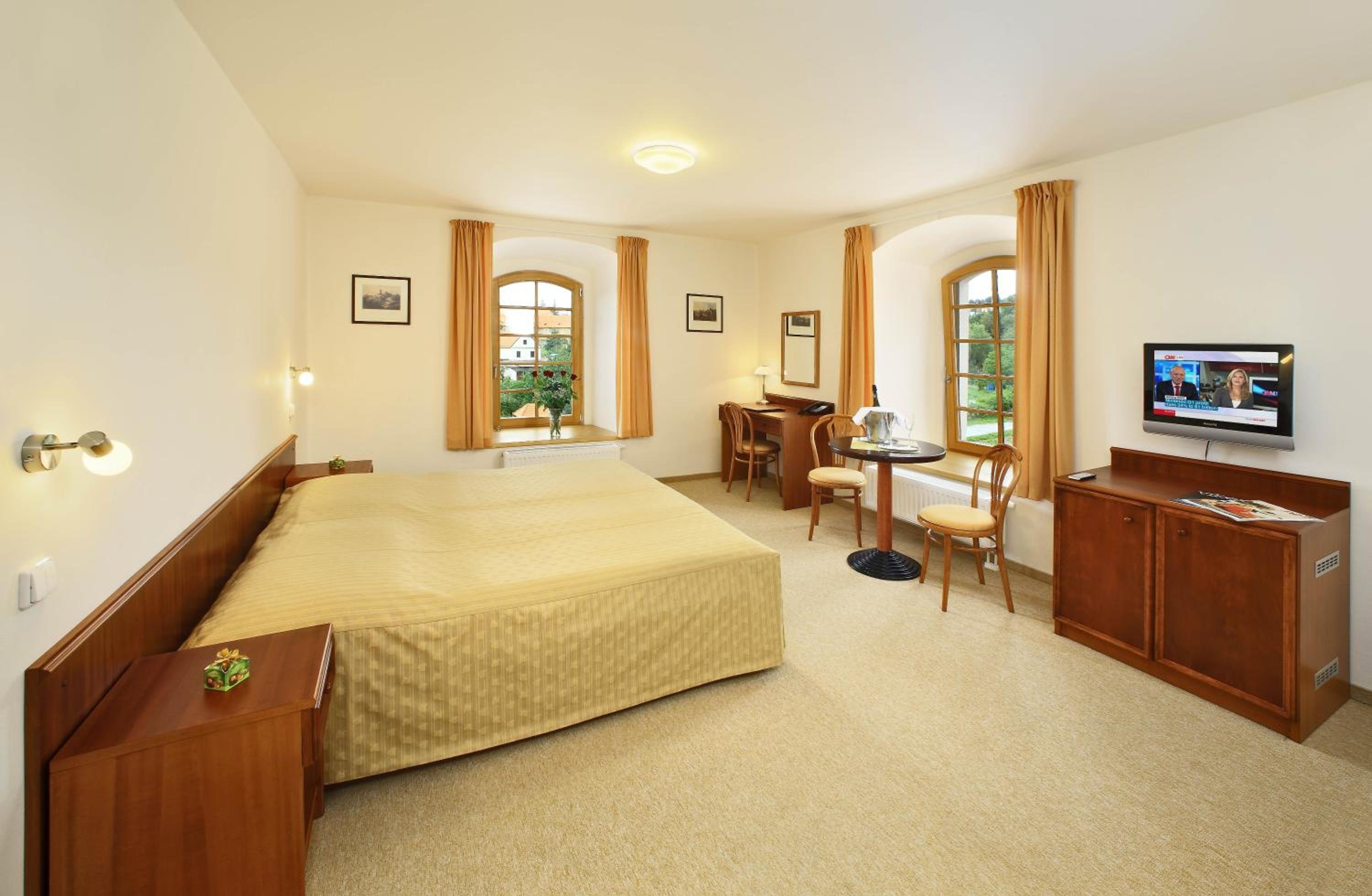 Double or Twin Room with River View photo 2
