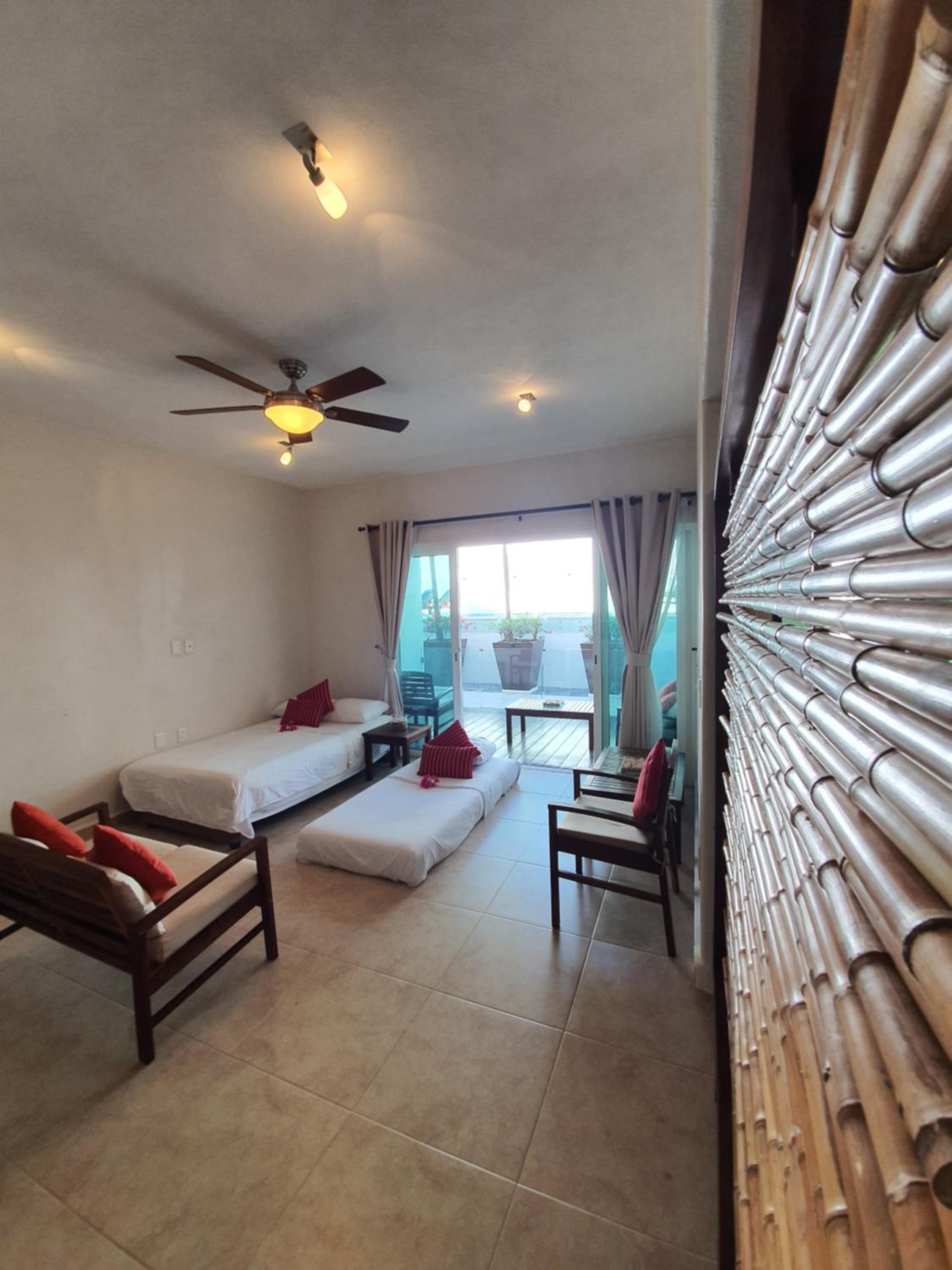 Superior King Suite - Photo 11