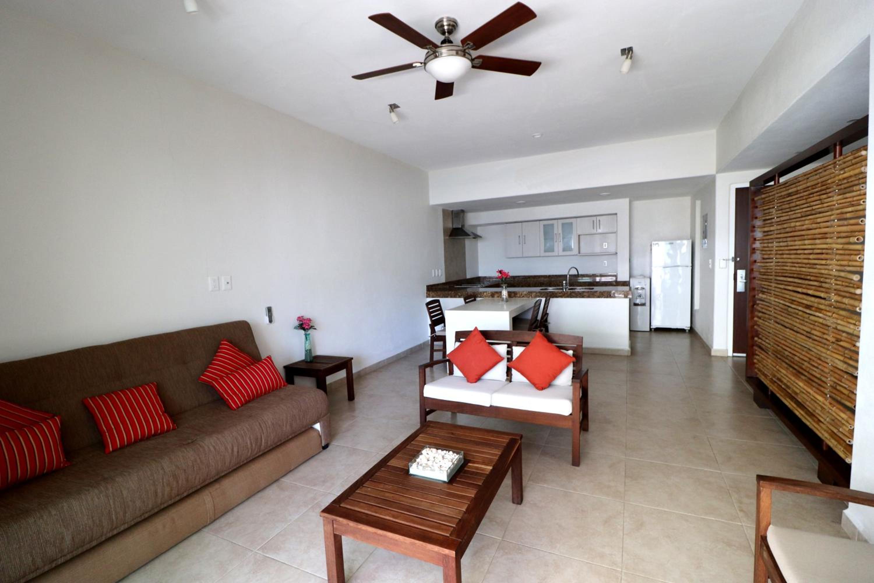 Superior King Suite - Photo 12