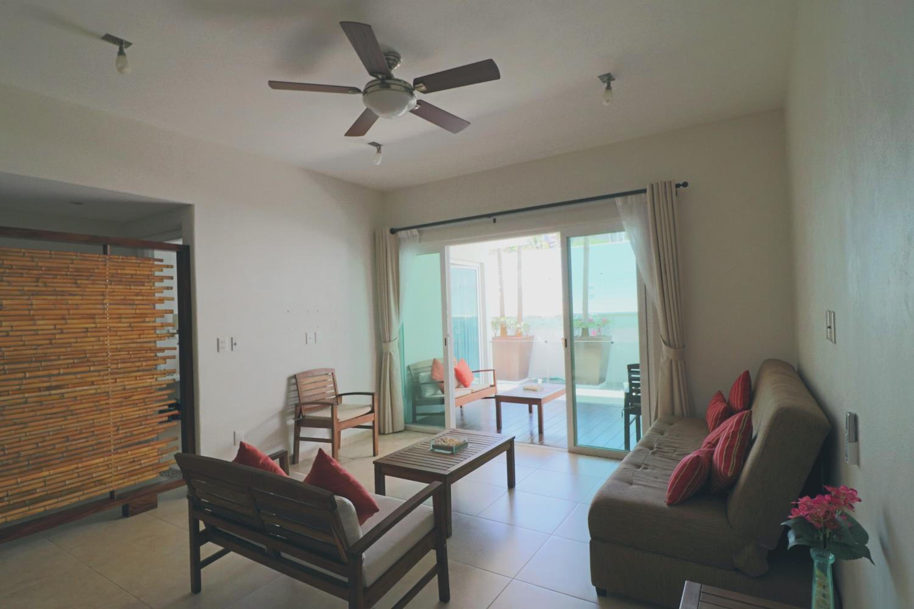 Superior King Suite - Photo 9