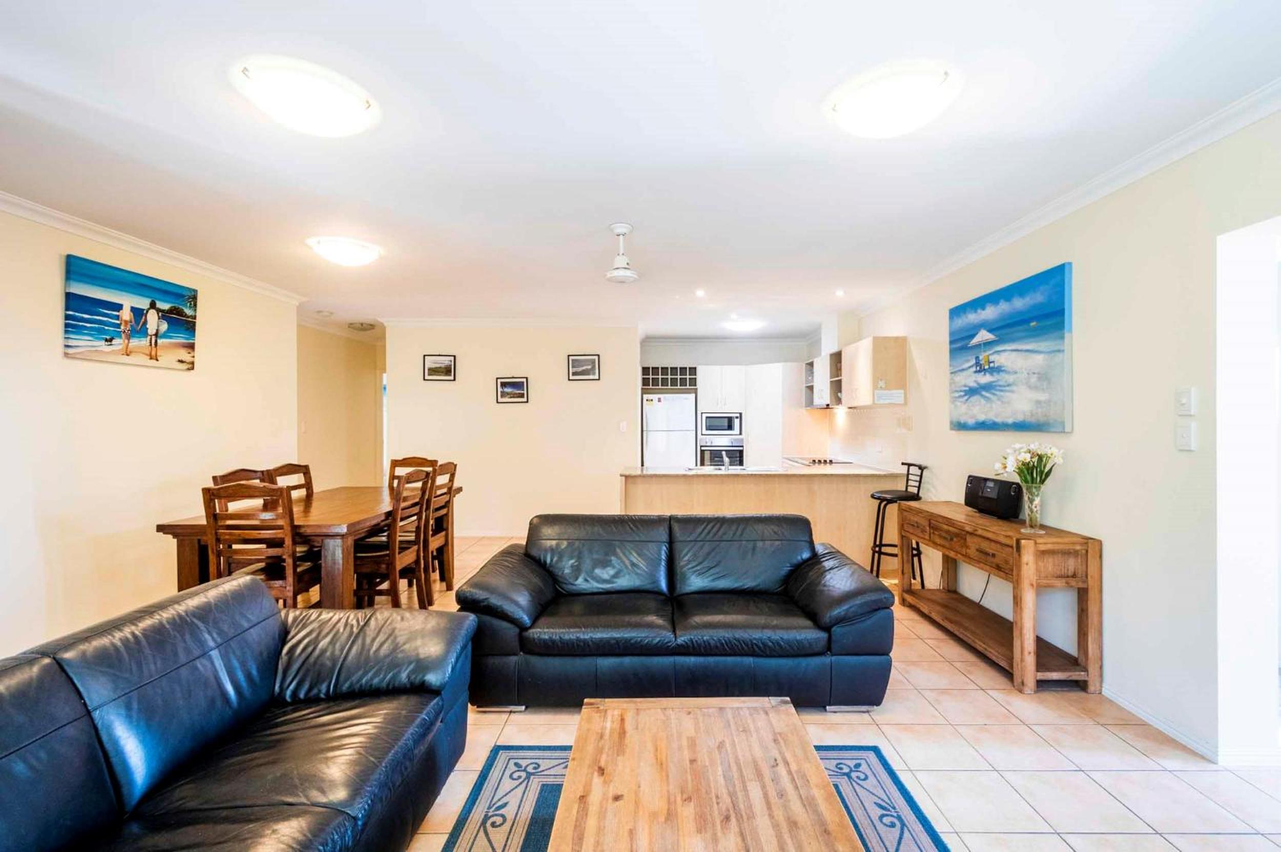 Three-Bedroom House photo 3