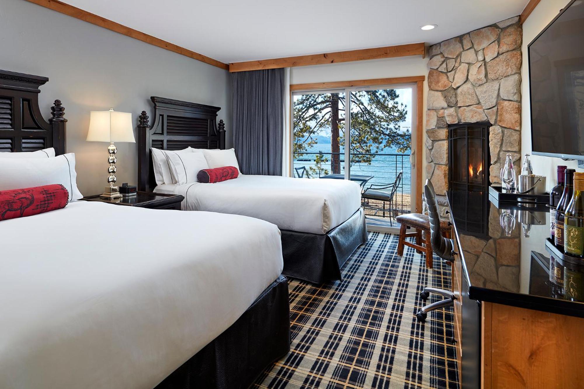 Lakeview room with 2 Queen Beds - Photo 1