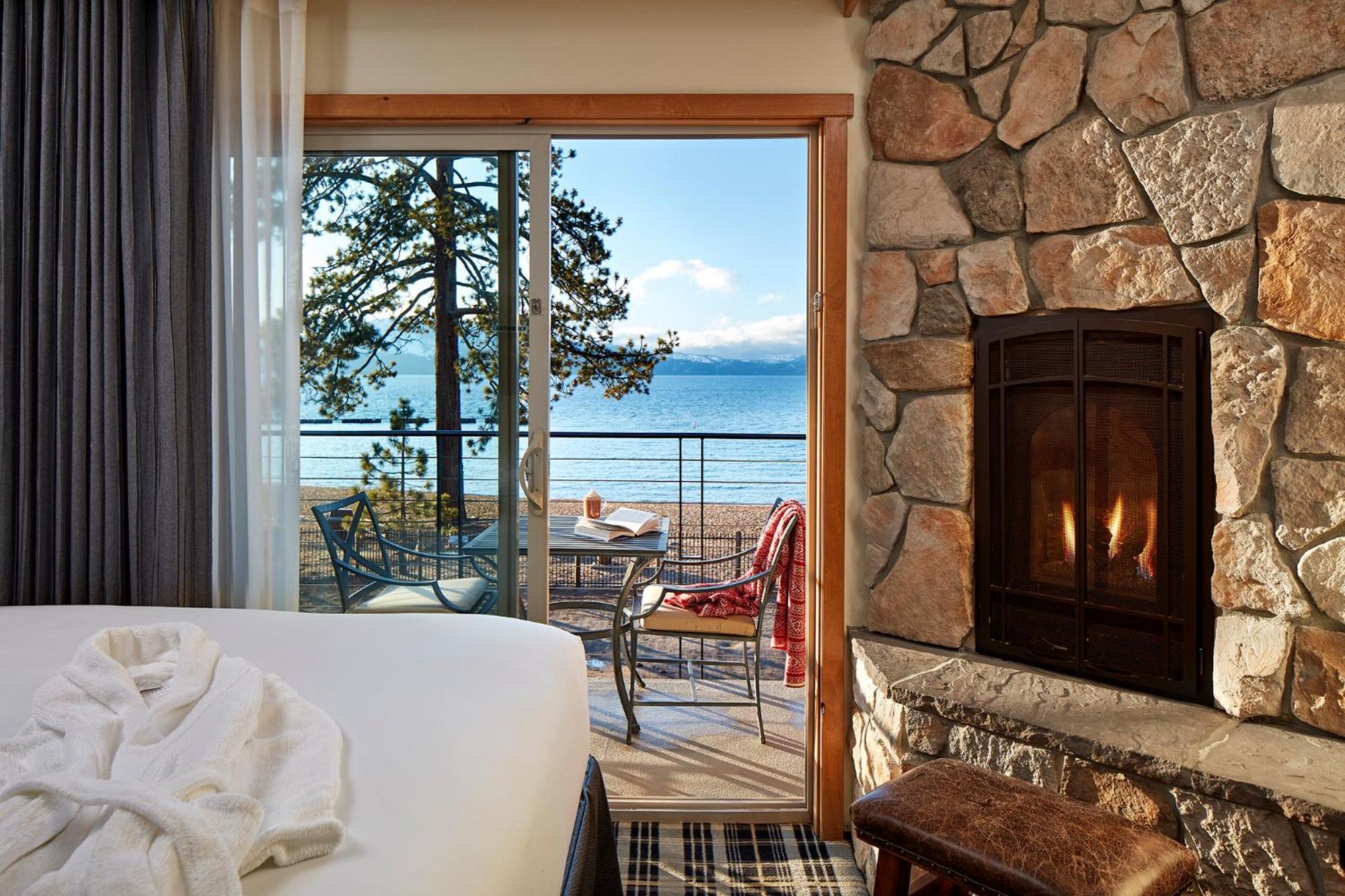 Lakeview room with 2 Queen Beds - Photo 4