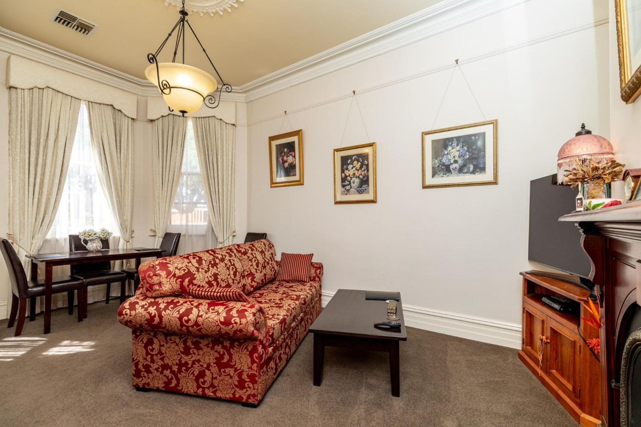 One-Bedroom Apartment without kitchen