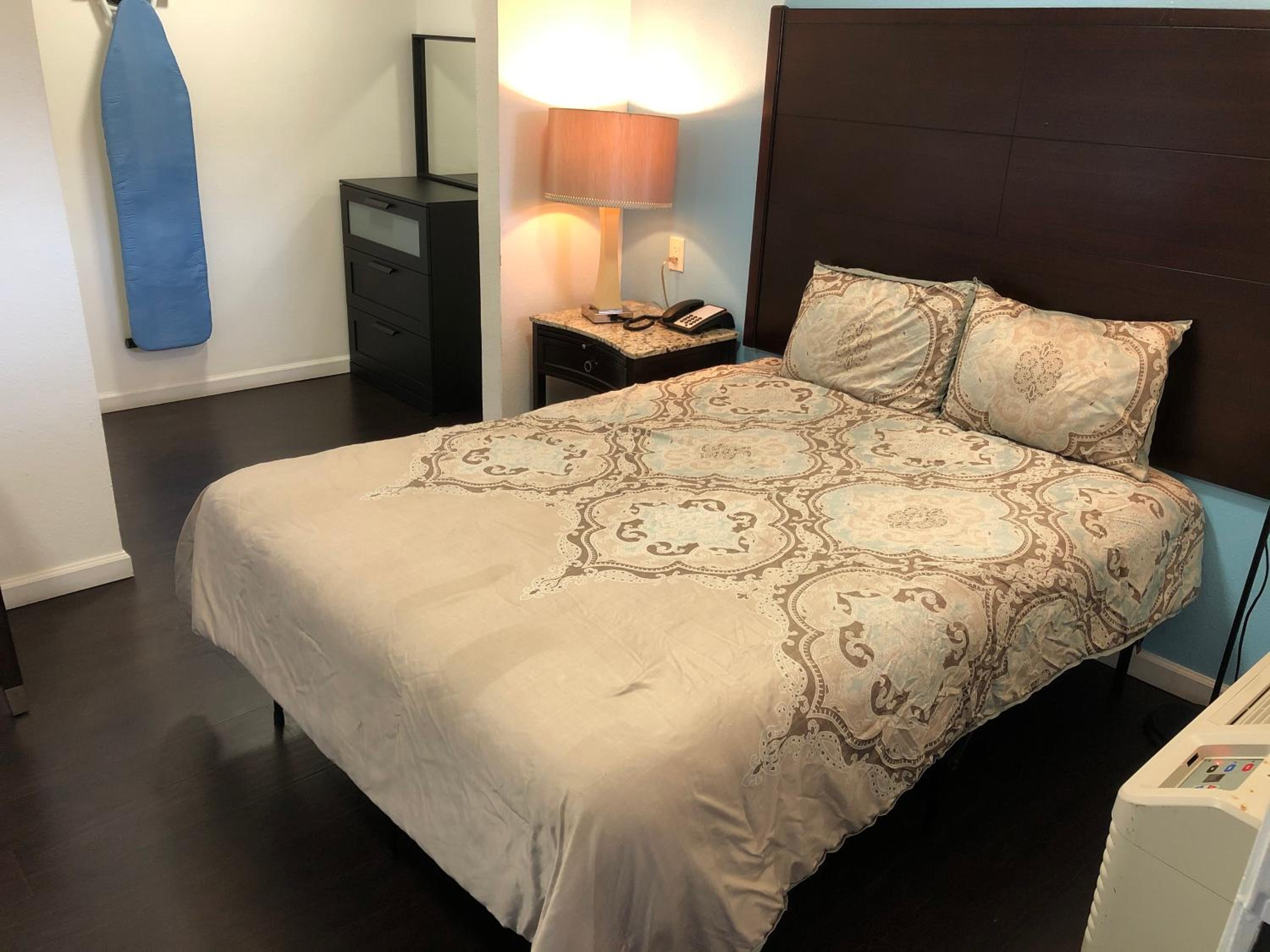 Queen Room - Photo 1