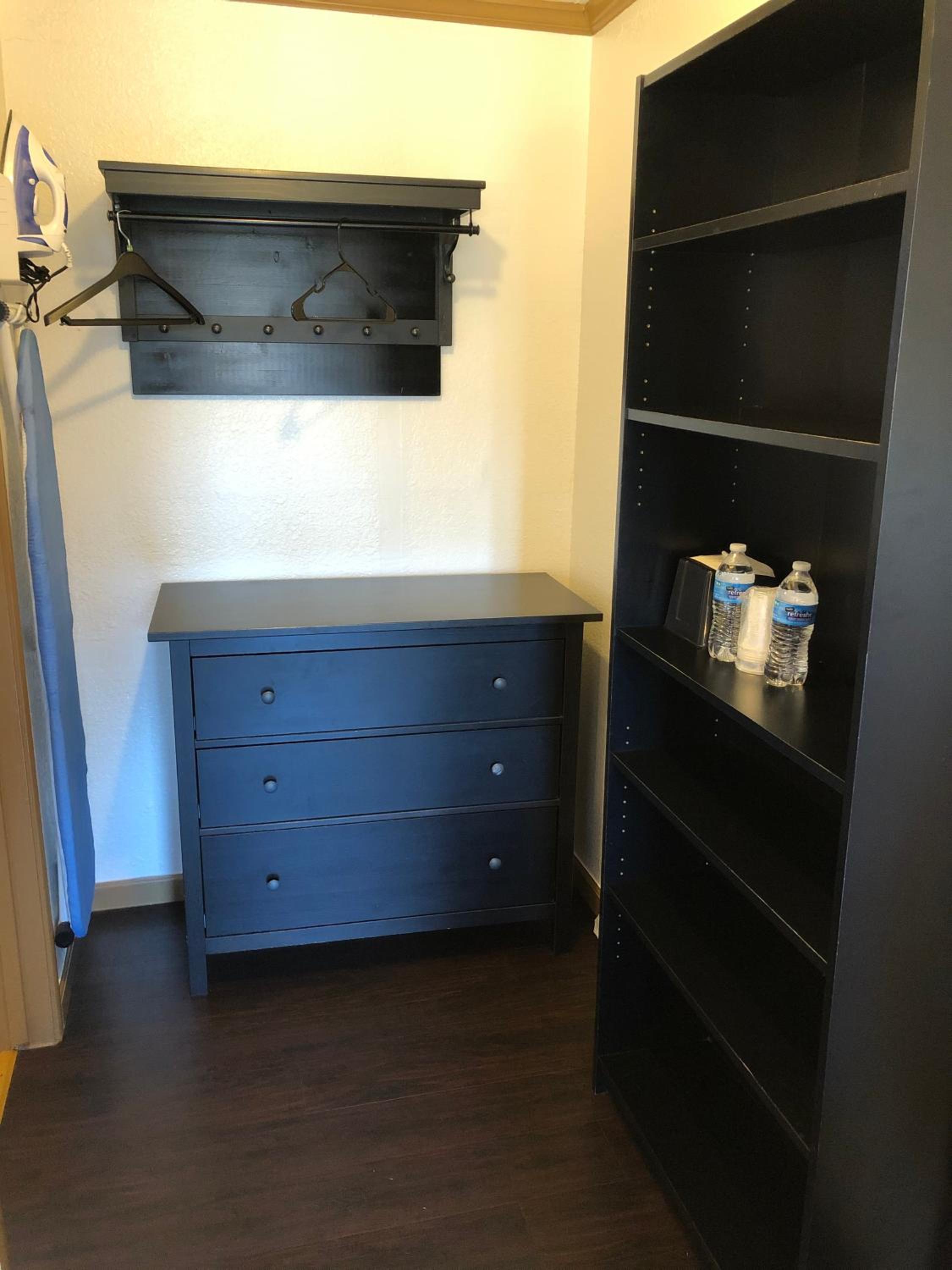 Queen Room - Photo 13