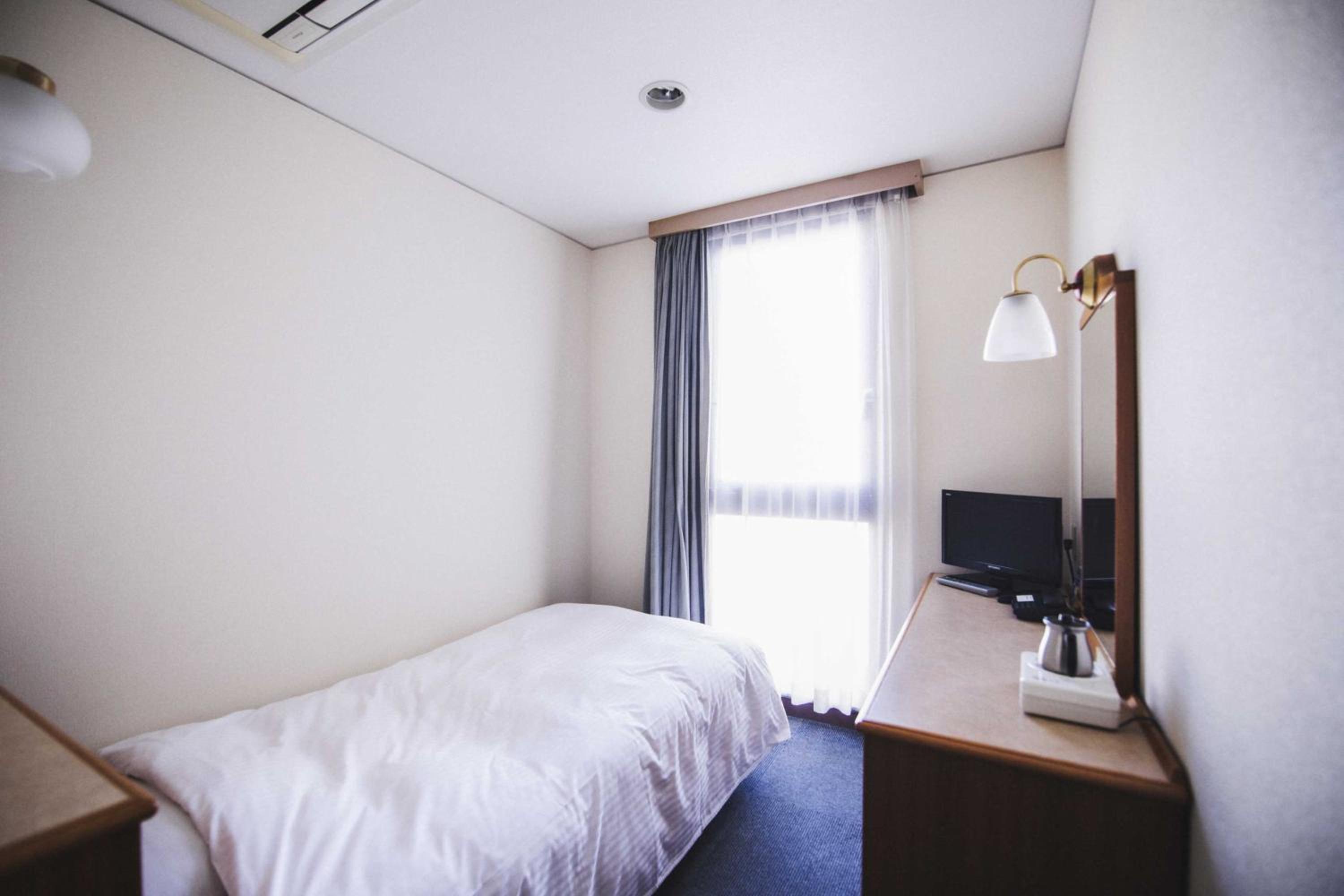 Single Room - Non-Smoking - Main Building photo 1