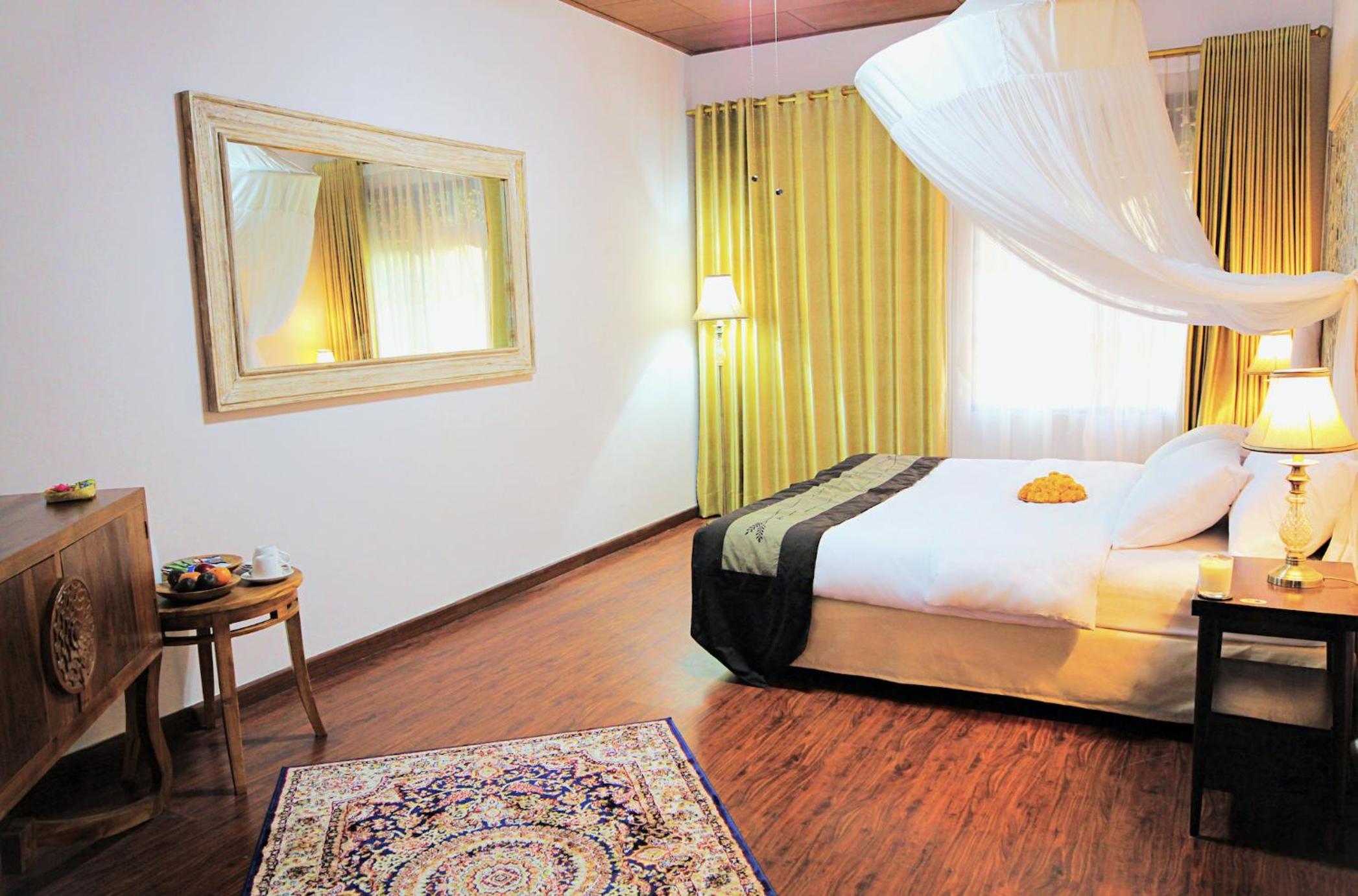 Junior Suite with Pool View photo 1