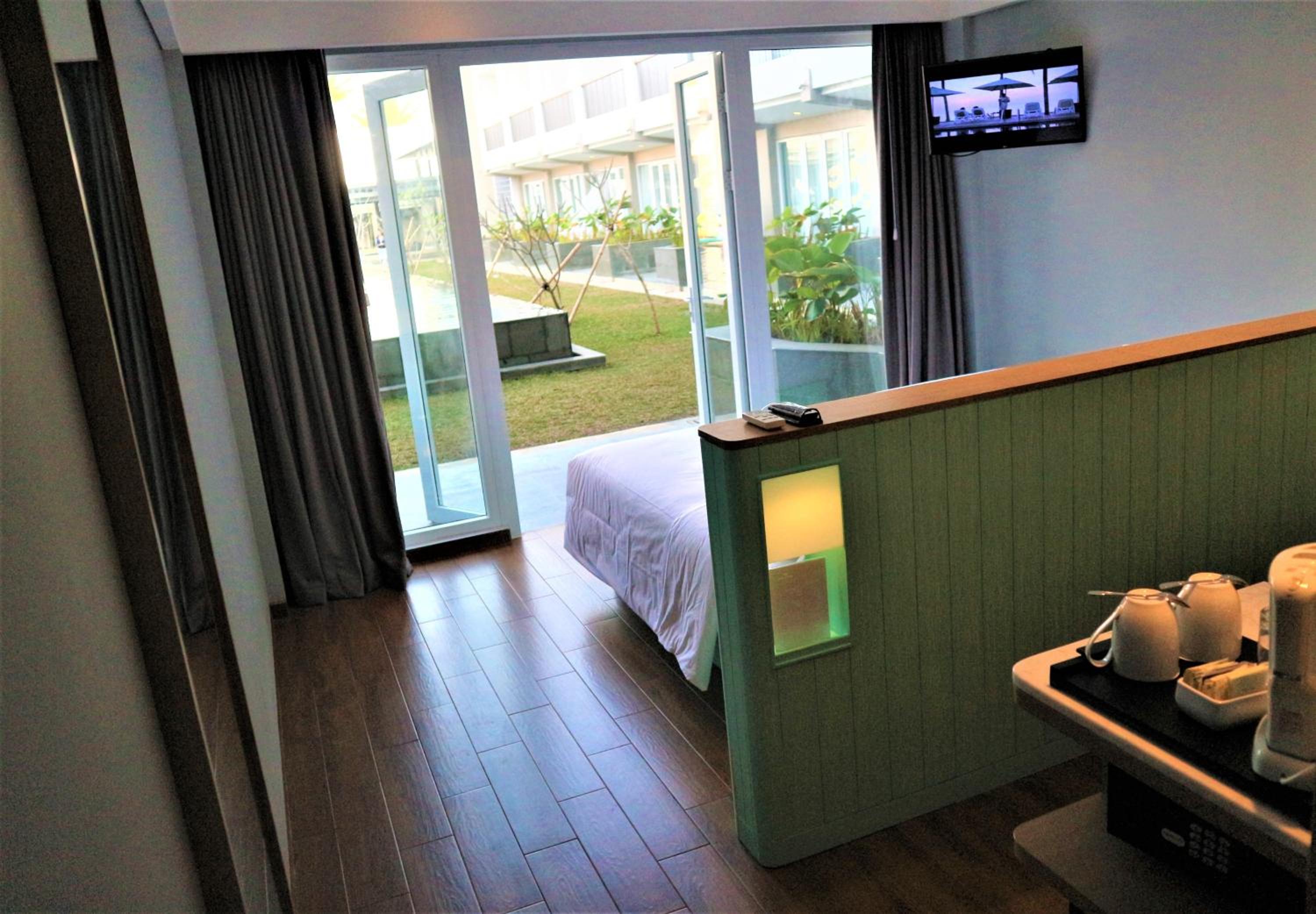Deluxe Room Hollywood Pool Access photo 1