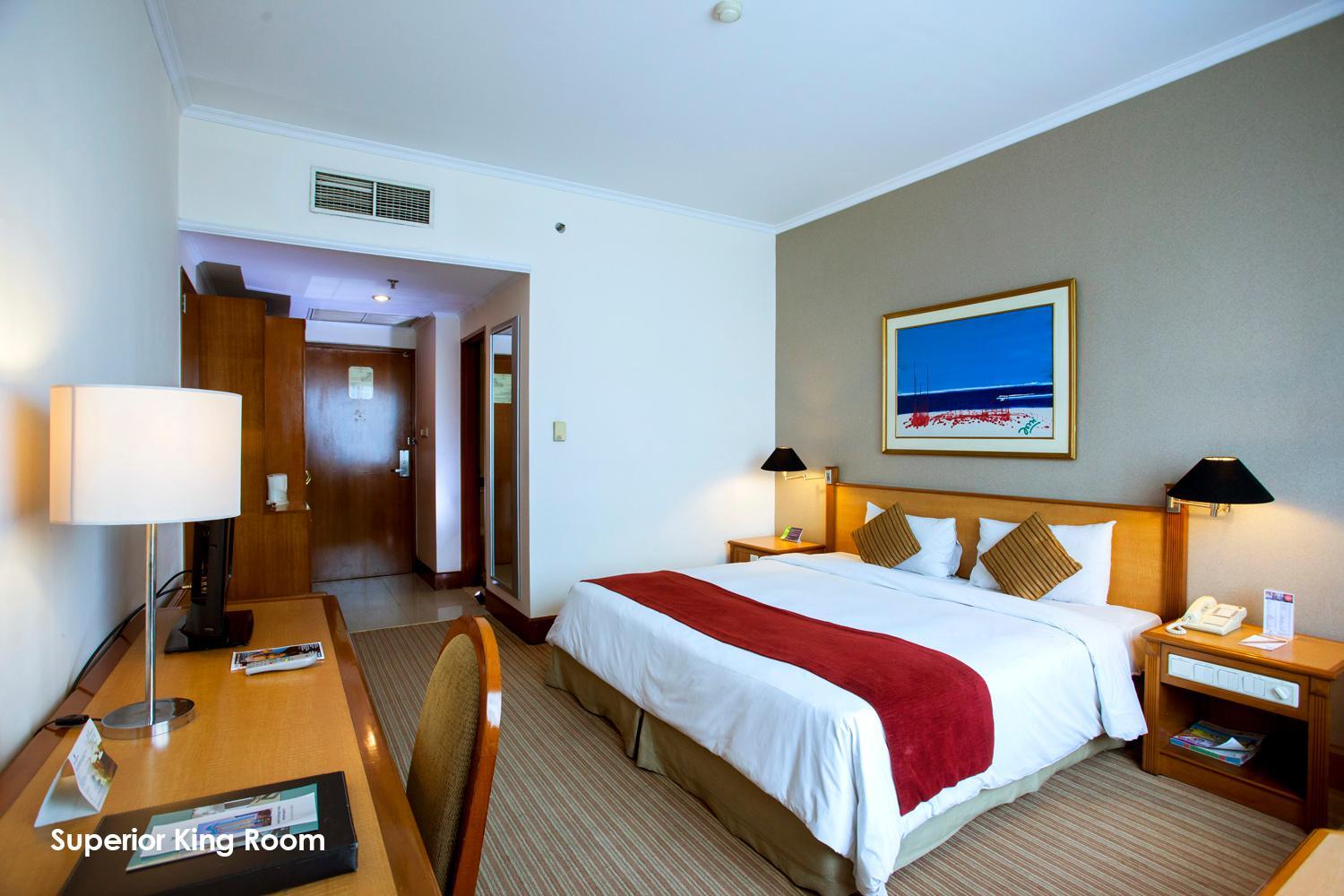 Deluxe King Room - Photo 3
