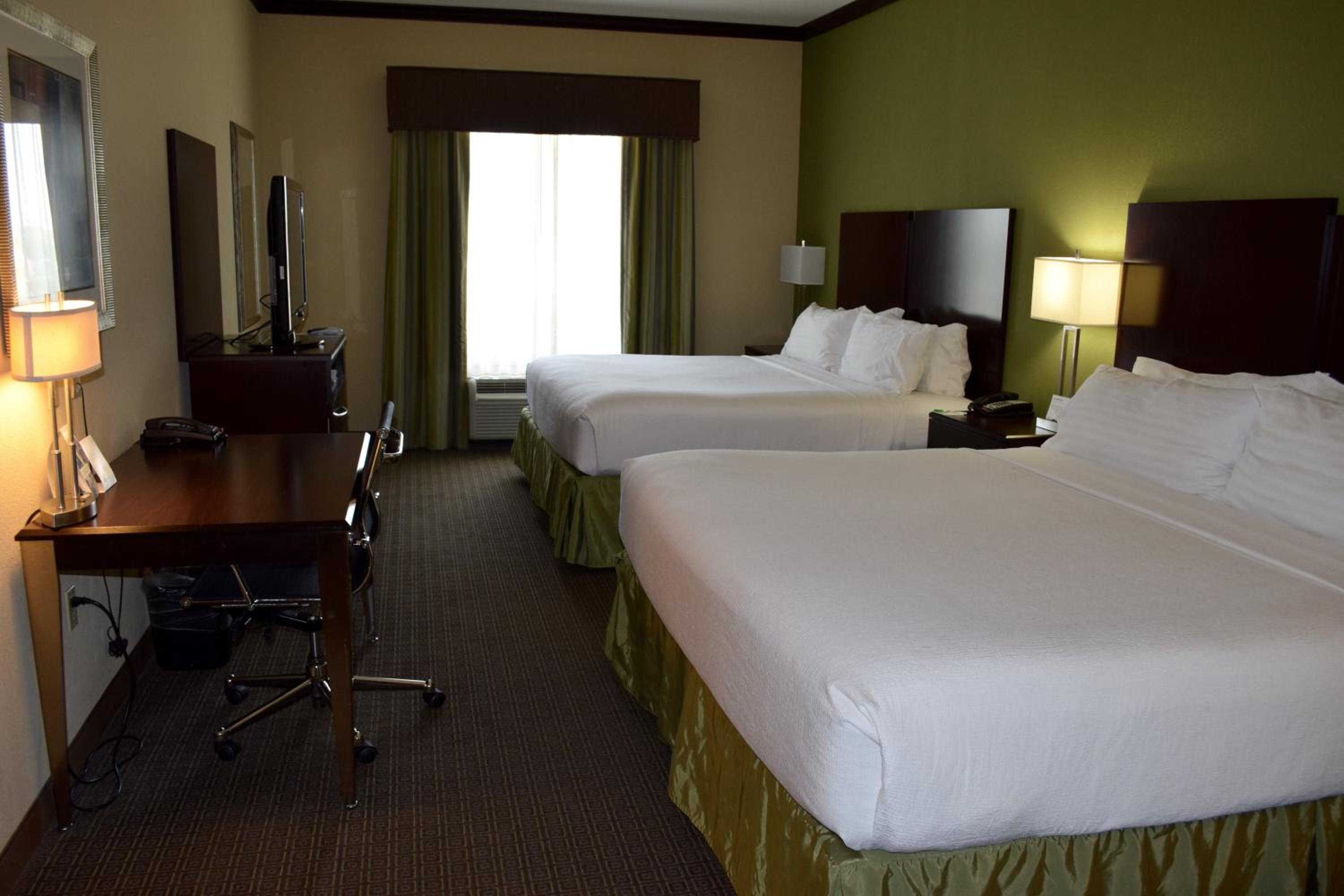Queen Room - Disability Access - Photo 5