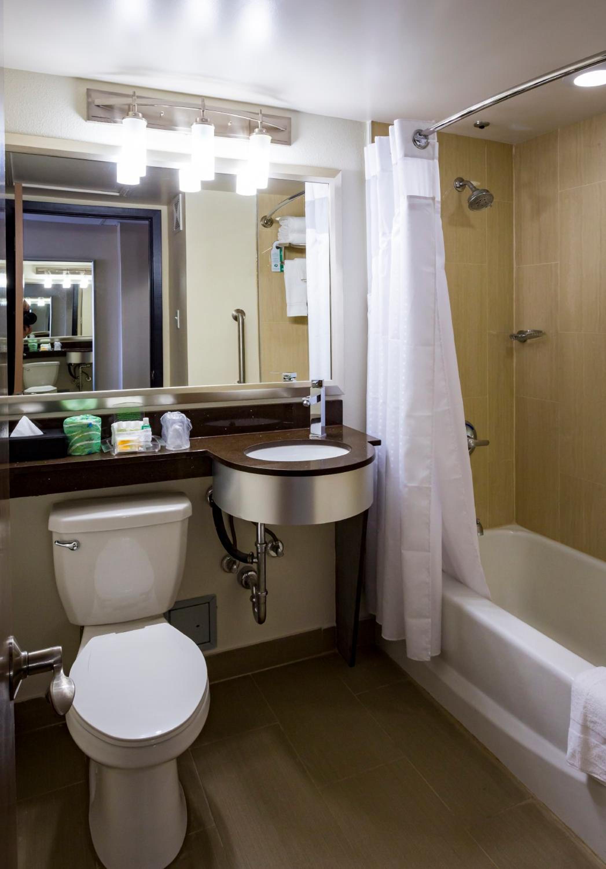 Double Suite - Non-Smoking photo 2