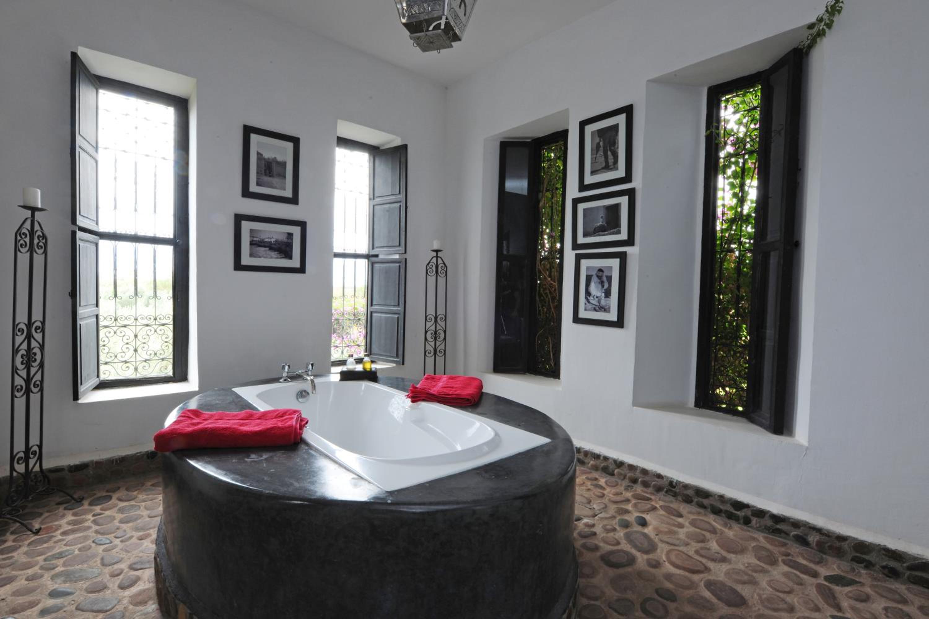 Three-Bedroom Villa - Photo 2