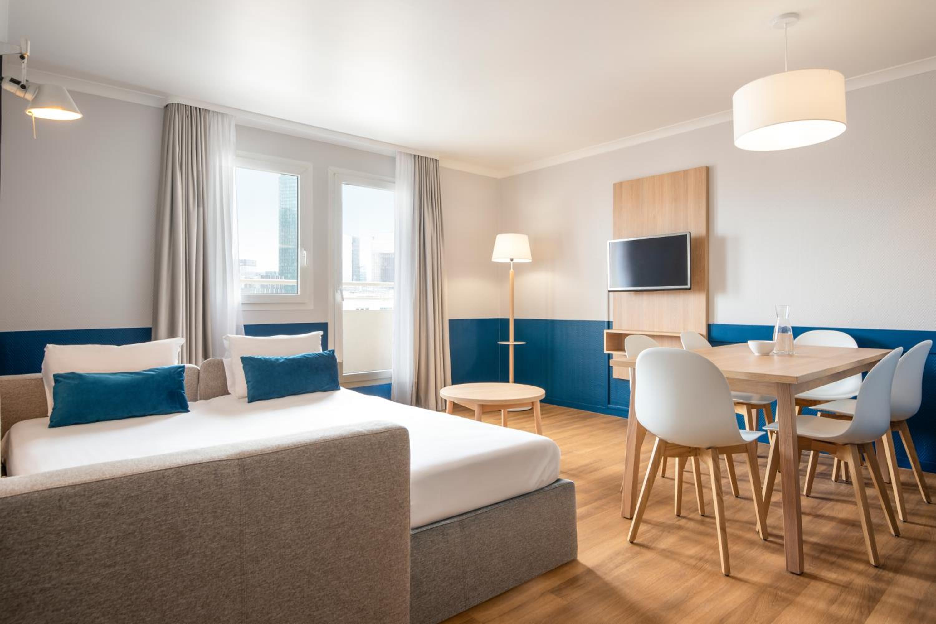 Two-Bedroom Apartment (6 Adults) - Photo 6